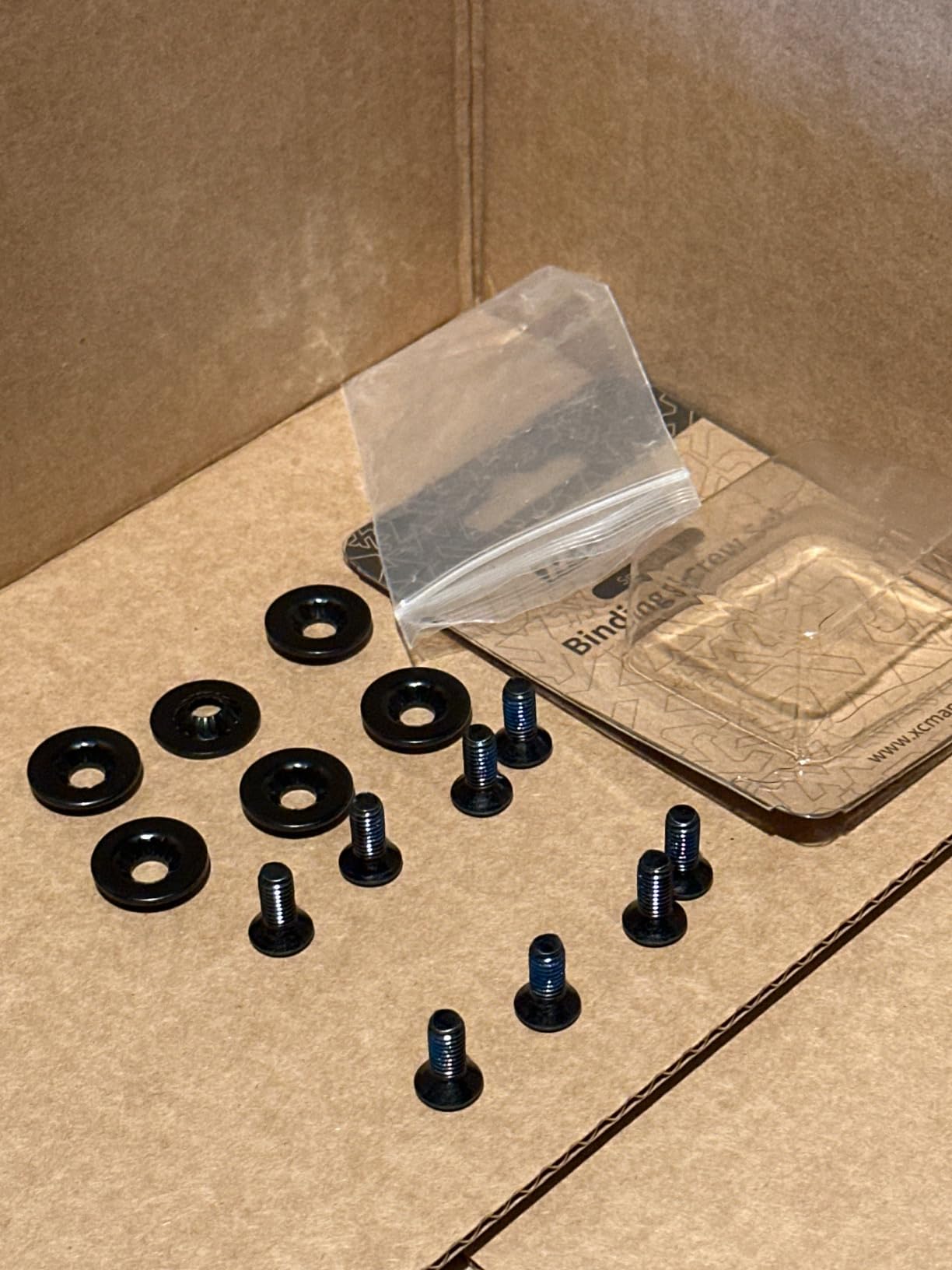 XCMAN Snowboard Binding Screw Set M6x16mm - 8pcs customer photo 1