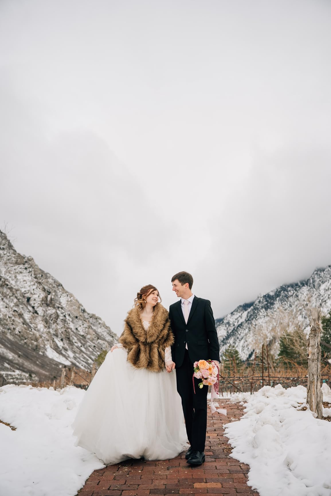 Women's Wedding Fur Wraps and Shawls Bridal Fur Stoles Scarf with Rhinestones Brooch for Bride and Bridesmaids customer photo 1