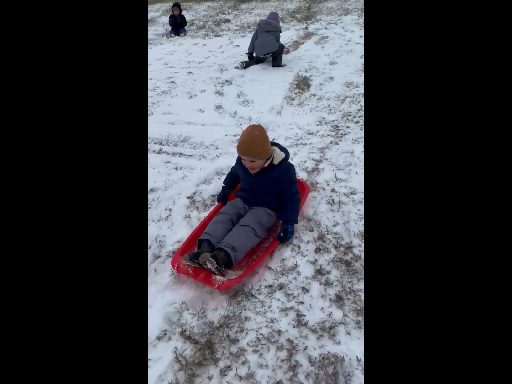Slippery Racer Downhill Sprinter Flexible Kids Toddler Plastic Cold-Resistant Toboggan Snow Sled with Pull Rope and Handles -35 Inch customer photo 1