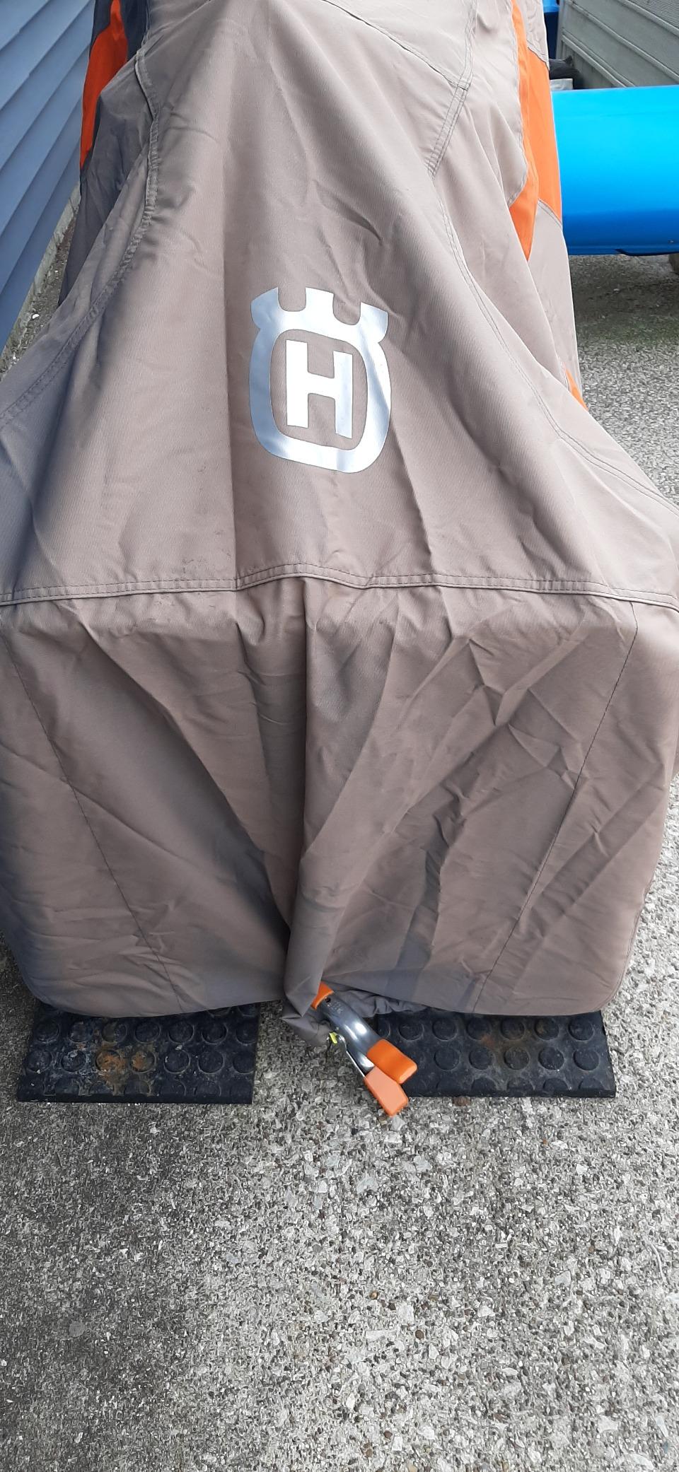 Husqvarna 582846301 Heavy Duty Snow Blower Cover for Most Two-Stage Snow Throwers customer photo 2