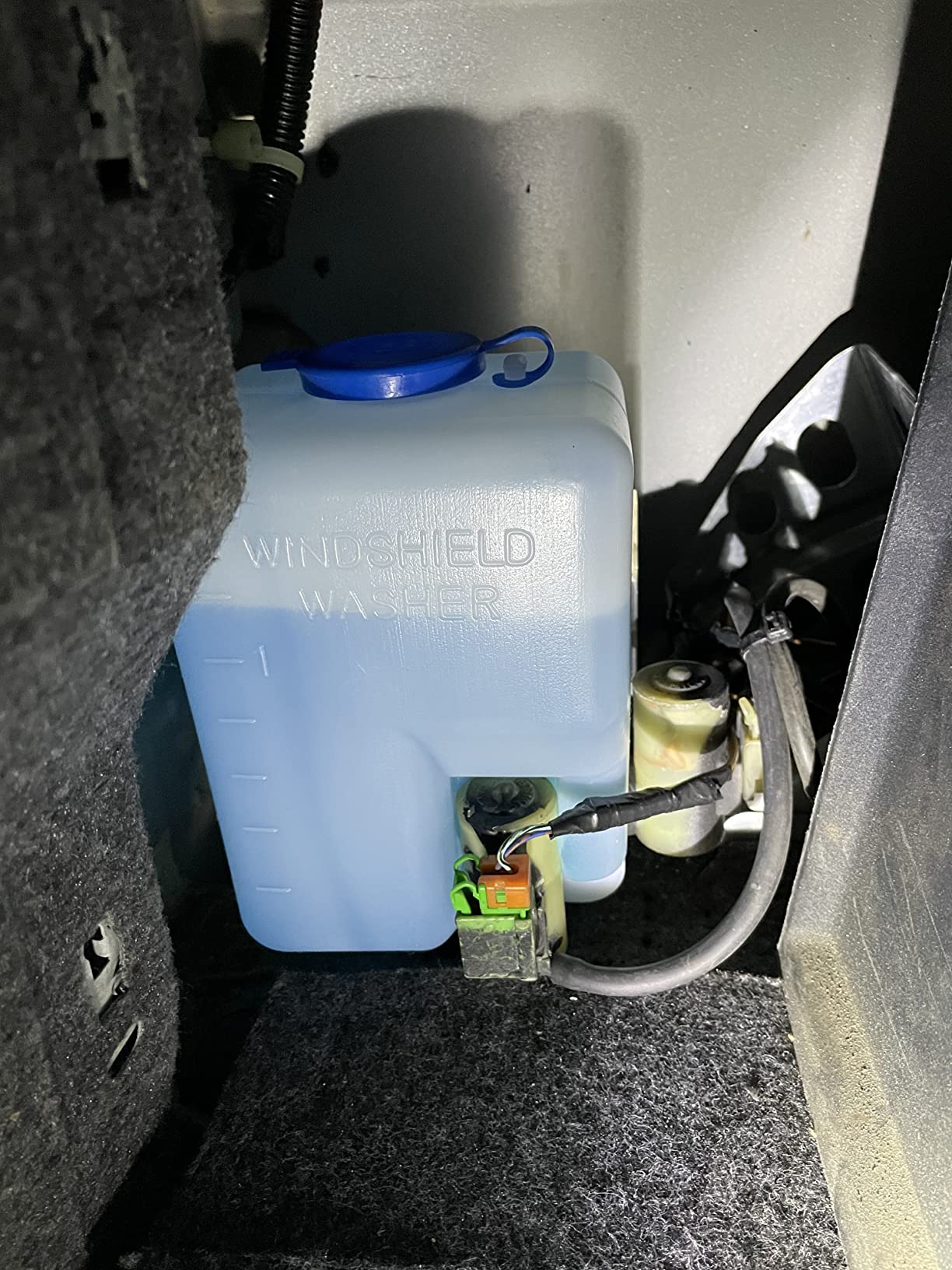 Wadoy Universal Windshield Washer Pump Reservoir Kit 99300 Fluid Reservoir Tank Bottle with Pump customer photo 11