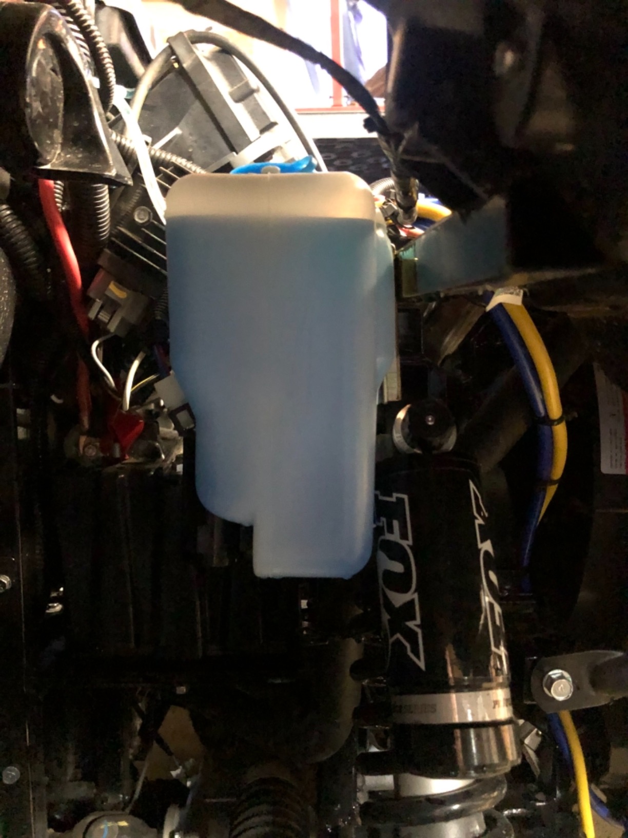 Wadoy Universal Windshield Washer Pump Reservoir Kit 99300 Fluid Reservoir Tank Bottle with Pump customer photo 4