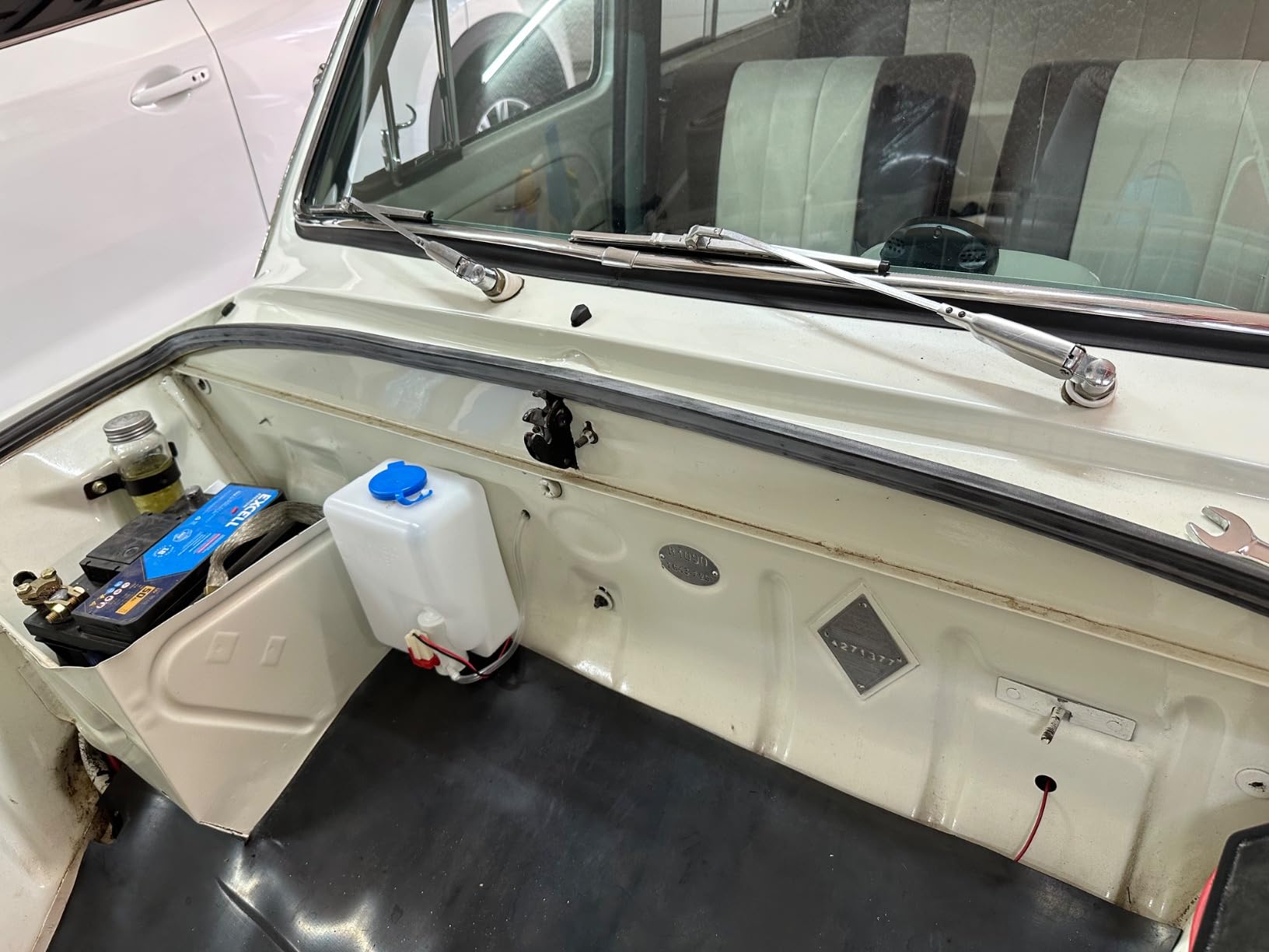 12V Universal Car Windshield Washer Pump System with Jet Button Switch 160186 Reservoir Tank Bottle Kit Universal Windshield Washer Kit customer photo 2