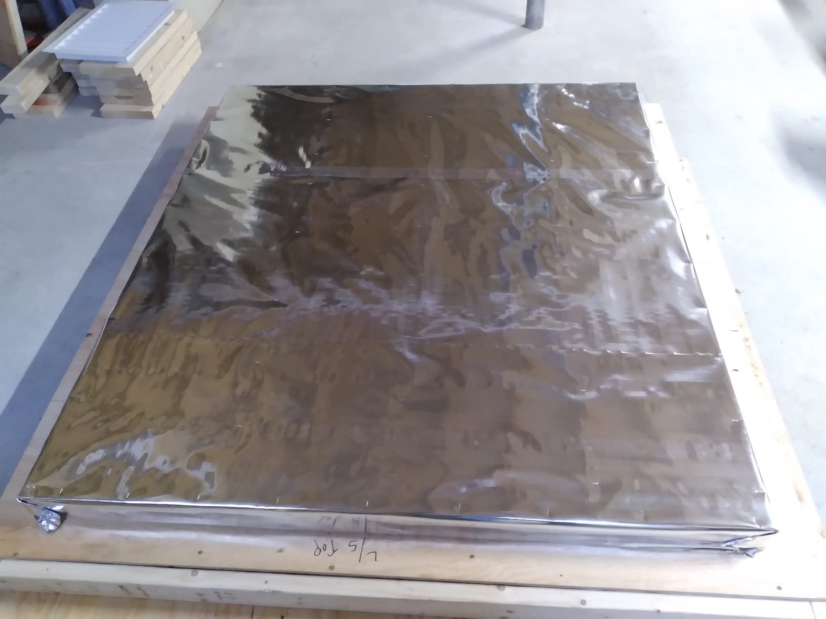 US Energy Products 250 sqft (4ft x 62.5ft) Aluminum Foil Barrier Insulation Sauna Non Perforated Solid 8 Mil Reinforced Aluminum Vapor Barrier. customer photo 1