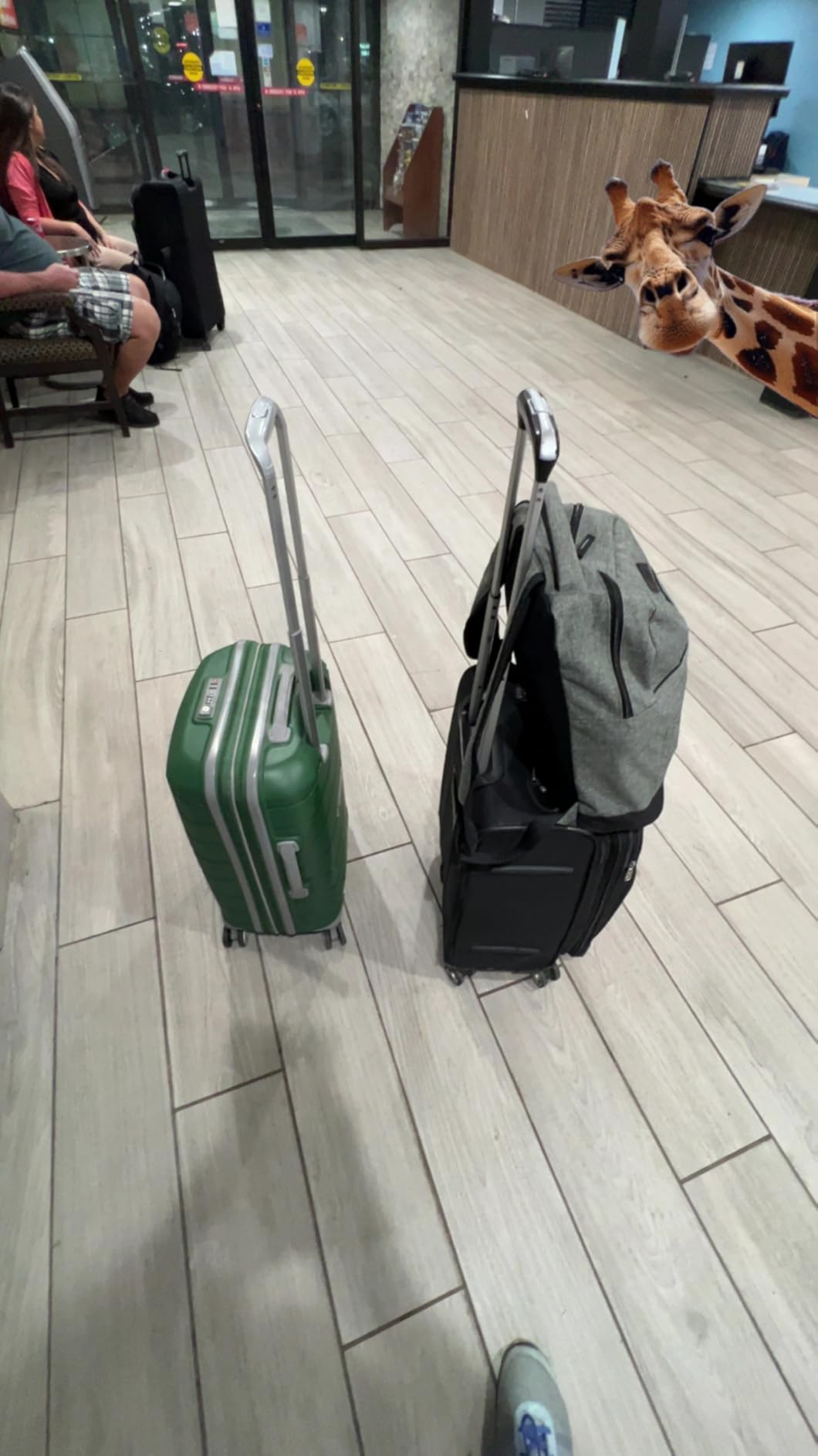 Samsonite Freeform 28-Inch Large Luggage with Dual 360° Spinner Wheels - Checked Suitcase - TSA Lock, Airline-Approved - Lightweight Durable Polypropylene Expandable Hardshell - Navy customer photo 2