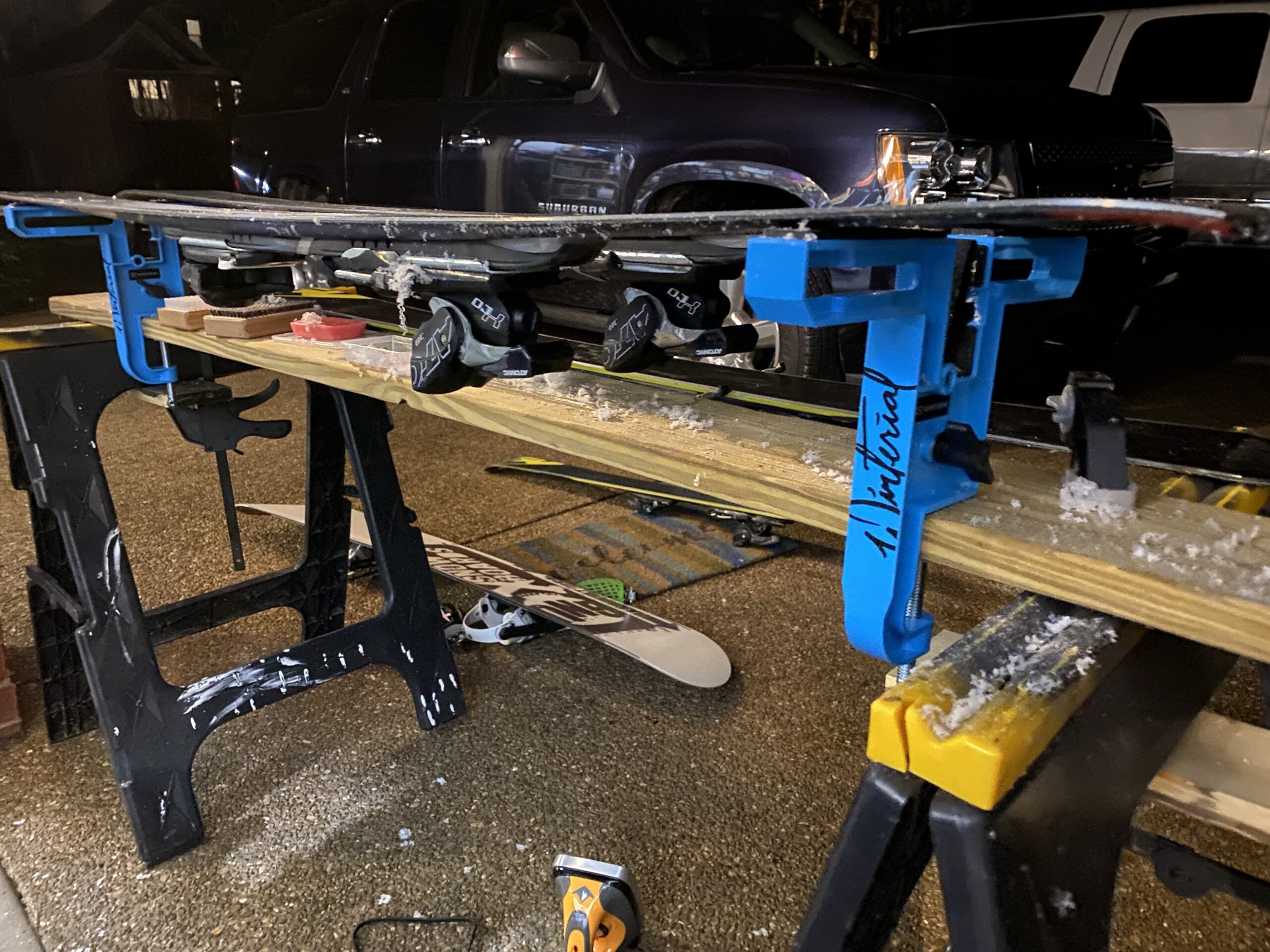Winterial Snowboard and Ski Vise, Set of Two Non-Slip Vice Grips with Horizontal Vertical Working Positions for Tuning, Repair and Waxing/Rubber Brake Retainers and Secure Board Grip Arm customer photo 2