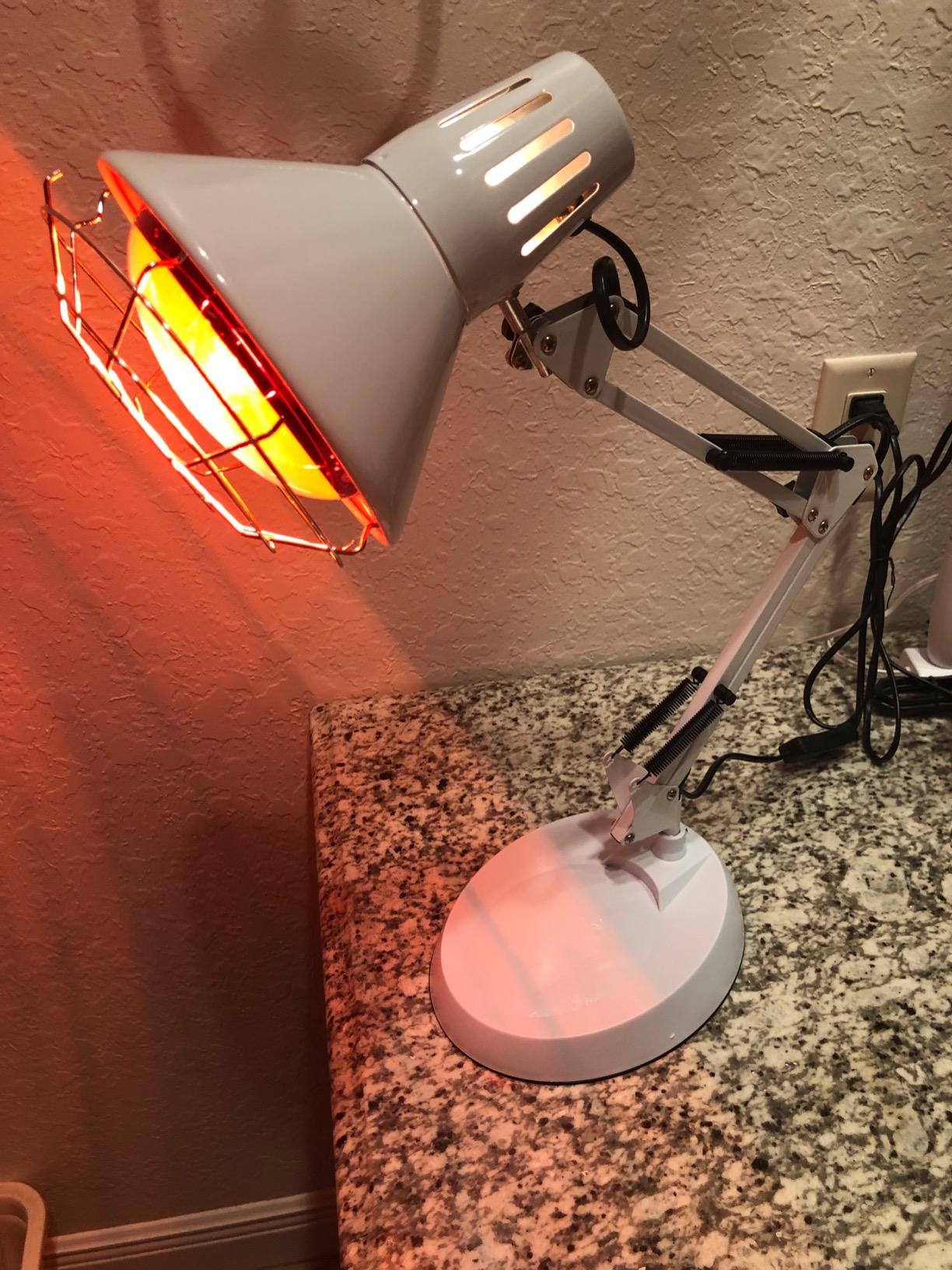 Serfory Infrared Lamp, 150W Near Infrared Light Therapy with Stand Sturdy, Adjustable Red Light Heat Lamp Intensity & Angle, Red Light Therapy Bulb for Body Neck Shoulder Joints Back Pain Relief customer photo 2