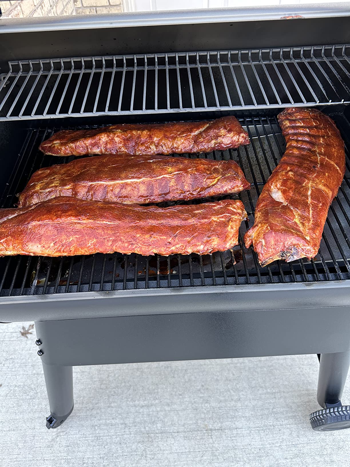 Traeger Grills Pro 780 Wood Pellet Smoker Grill, 6-in-1 BBQ Pellet Grill Combo, WiFi and App-Connected Electric Smoker, 780 Square Inches of Grilling Area, Black Finish customer photo 2