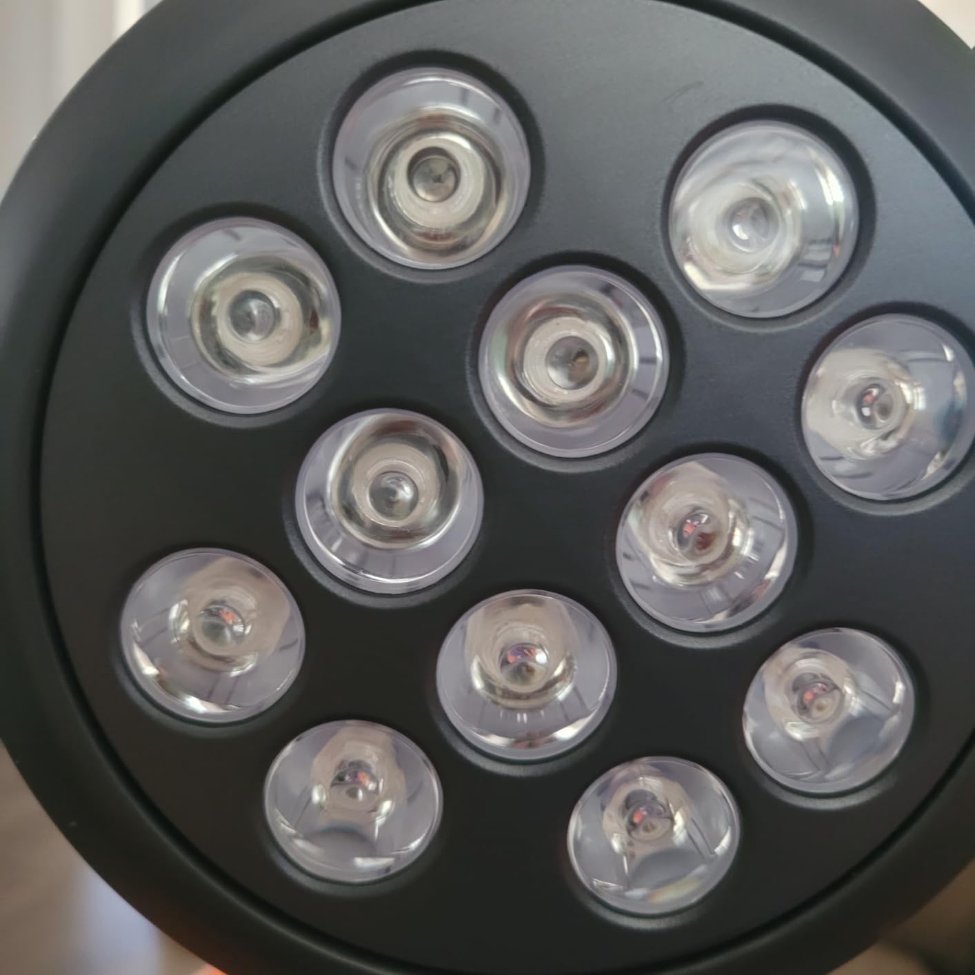 hooga Red Light Therapy Bulb, 660nm and 850nm, 12 Dual-Chip LEDs customer photo 1
