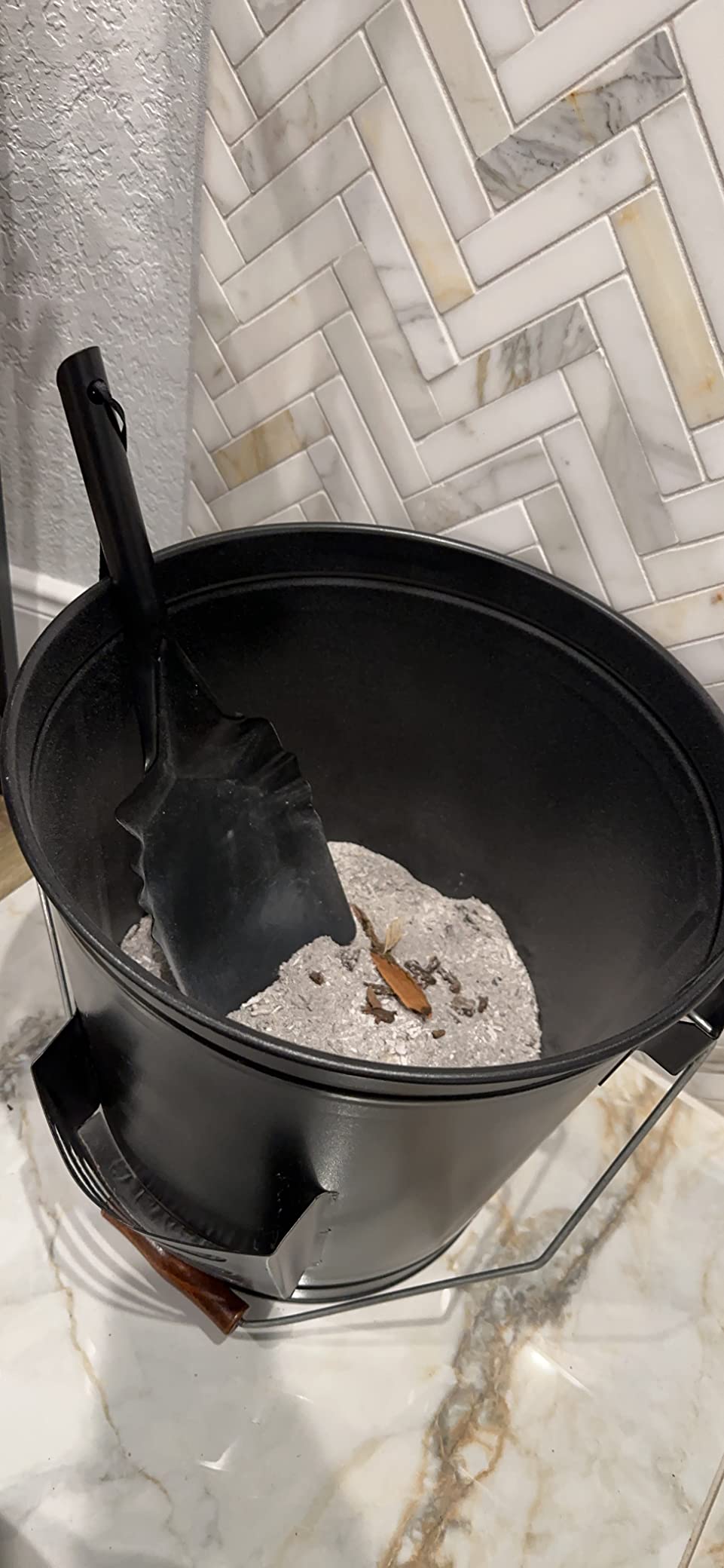 Nouva 5.15 Gallon Ash Bucket with Lid & Shovel - Galvanized Metal Coal Bucket Ash Can for Fireplace, Fire Pit, Wood Burning Stove, Grill, Hearth, Indoor & Outdoor customer photo 1