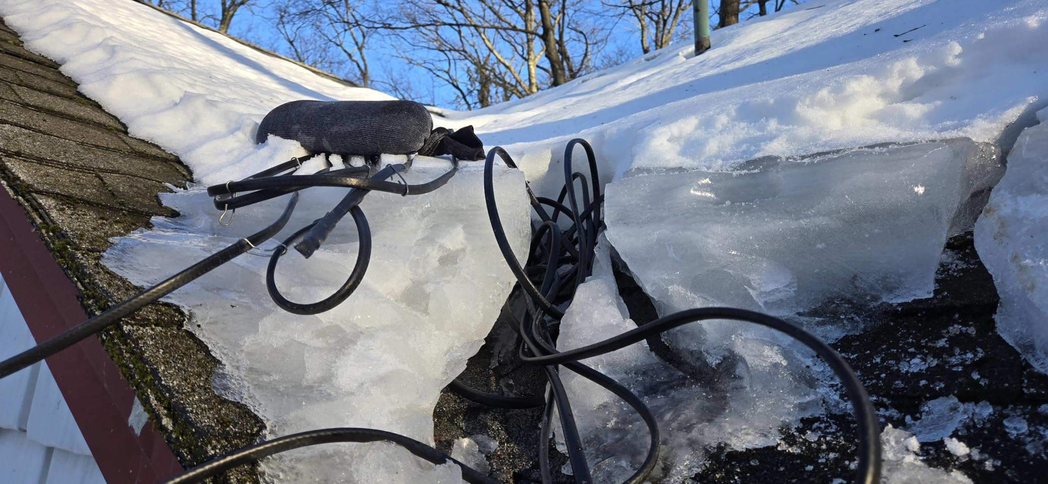 H&G lifestyles 8W/FT Heat Tape for Water Pipes, Self-Regulating Heat Cable for Pipe Freeze Protection, Snow De-Icing Heating Tape for Winter, Keeps Water Flowing at -40F, 30FT customer photo 1