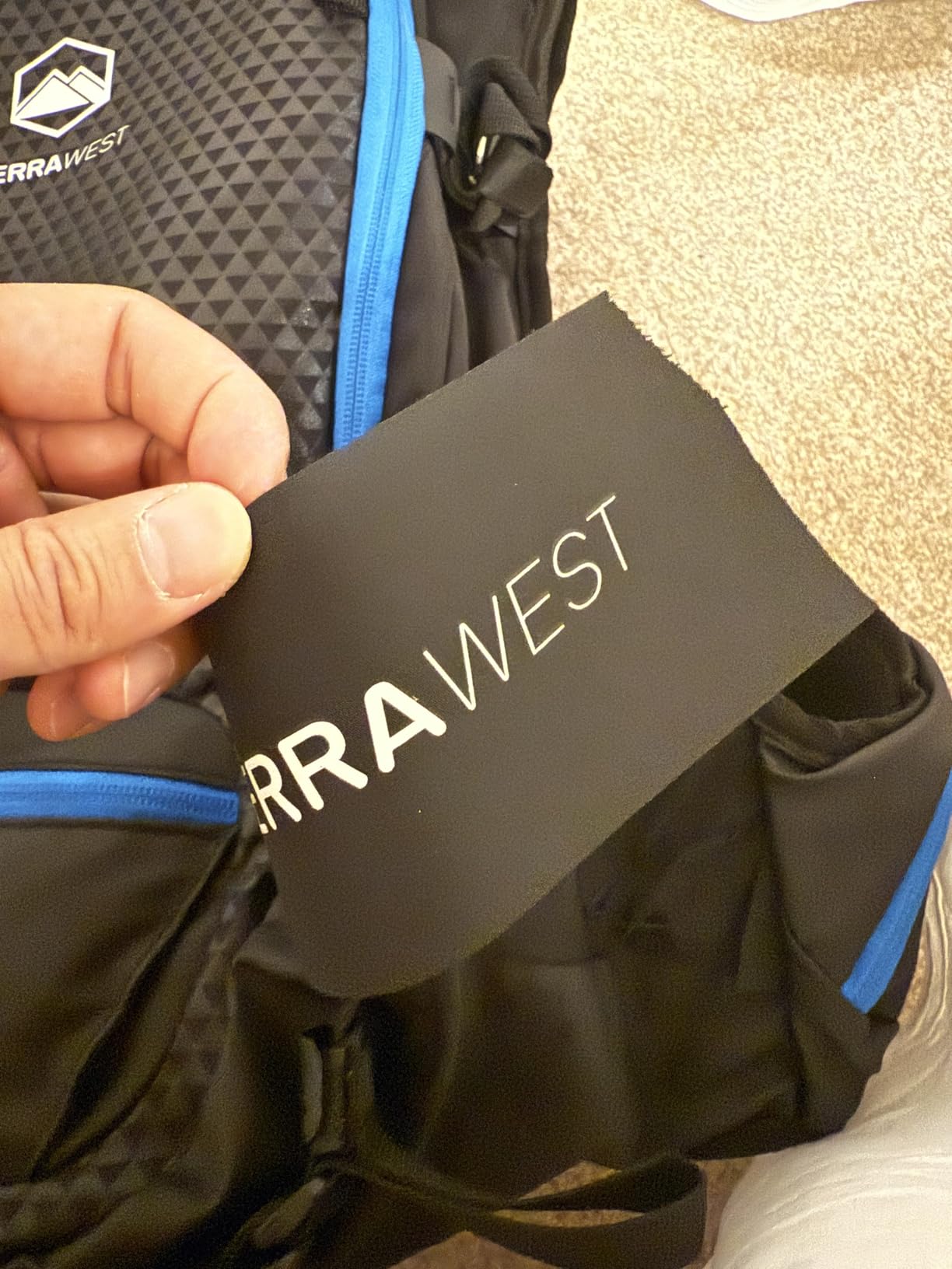 Core Avalanche Kit - Ski Backpack including Recco, Removable Back Protector, Hydration Bladder, Avalanche Shovel, Avalanche Probe customer photo 2