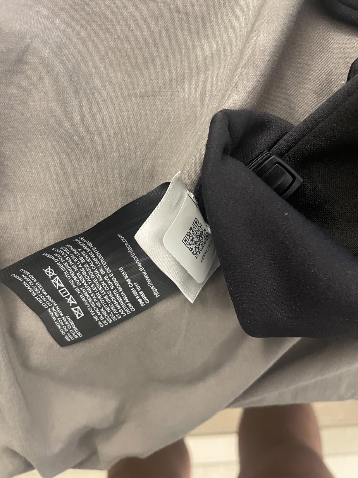 The North Face Etip Fleece Recycled Gloves | Touchscreen Compatible Gear for Men & Women customer photo 2