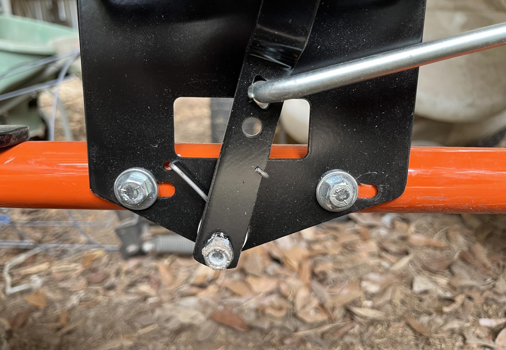 Agri-Fab 45-0547 185 lb. Tow-Behind Lawn & Garden Broadcast Spreader for Seed, Fertilizer, Salt, Ice Melt; Easy to use Flow Control from Seat of Riding Lawn Mower customer photo 1