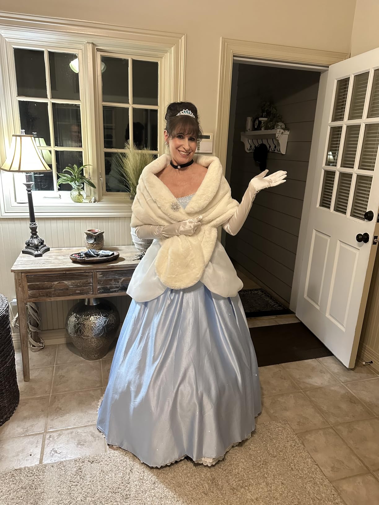 GORAIS Women's Wedding Faux Fur Shawls and Wraps Bridal Fur Scarf Stoles with Brooch for Bride and Bridesmaids customer photo 2