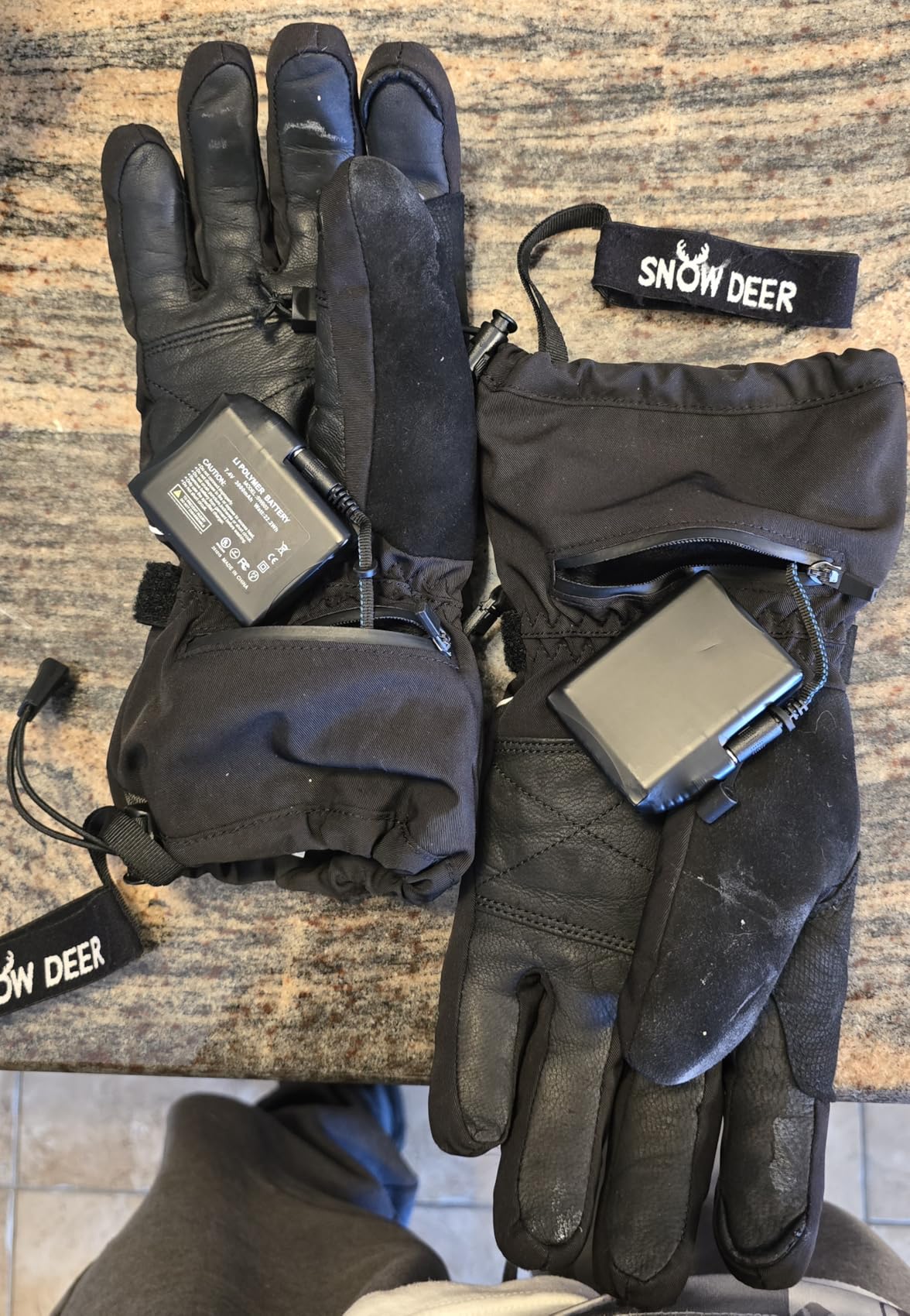 Electric Heated Gloves for Men & Women, Waterproof & Windproof Ski Gloves with Rechargeable Battery Touchscreen Three Heat Settings for Cold Weather Snowboarding Shovel Snow customer photo 1
