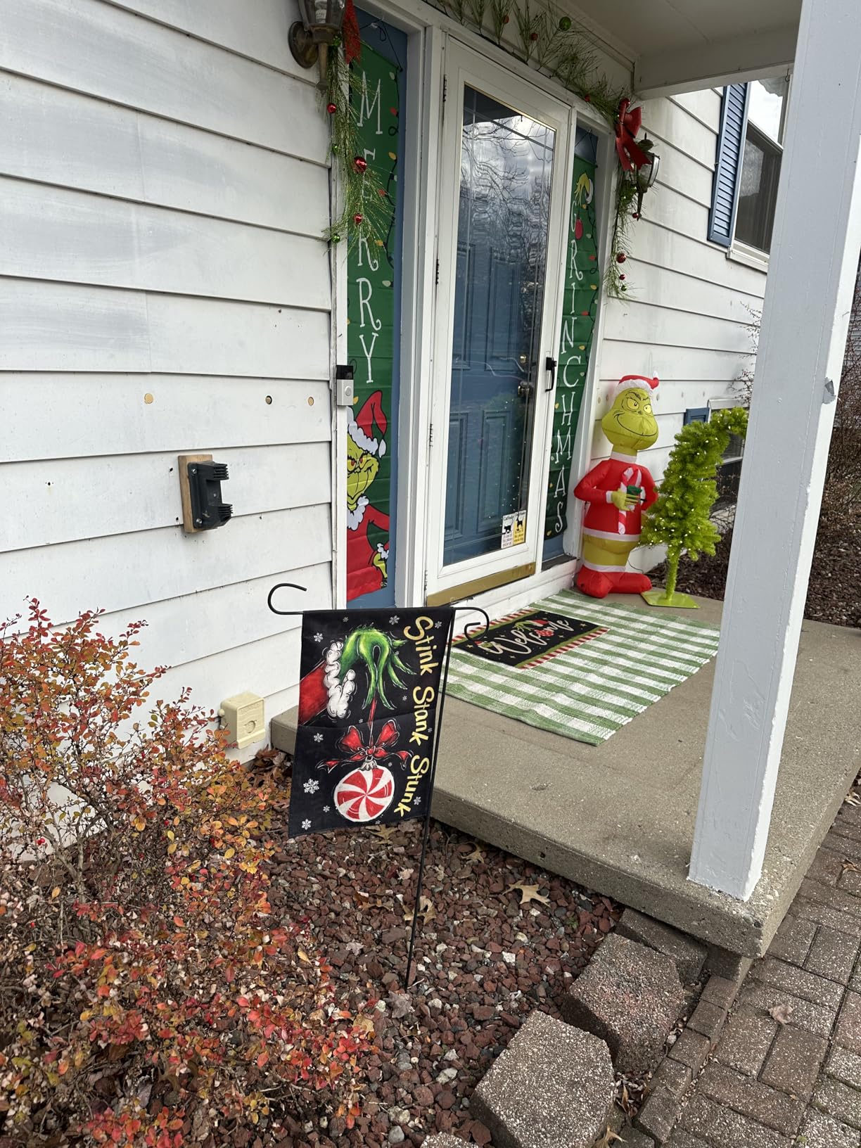 Gemmy 4FT Dr. Seuss Grinch with Candy Cane customer photo 1