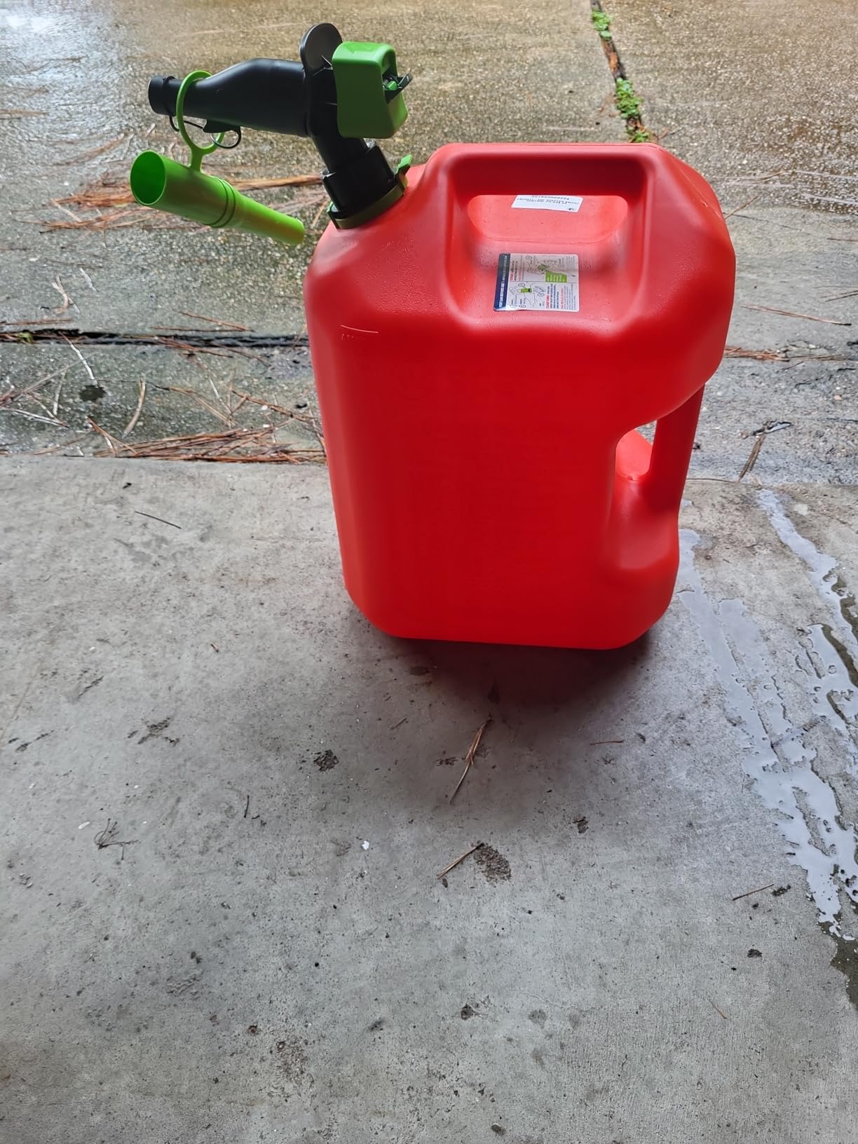 Scepter FSCG552 Fuel Container with Spill Proof Spout with Bonus Spout Extender, Rear Handle Red Gas Can, 5 Gallon customer photo 1