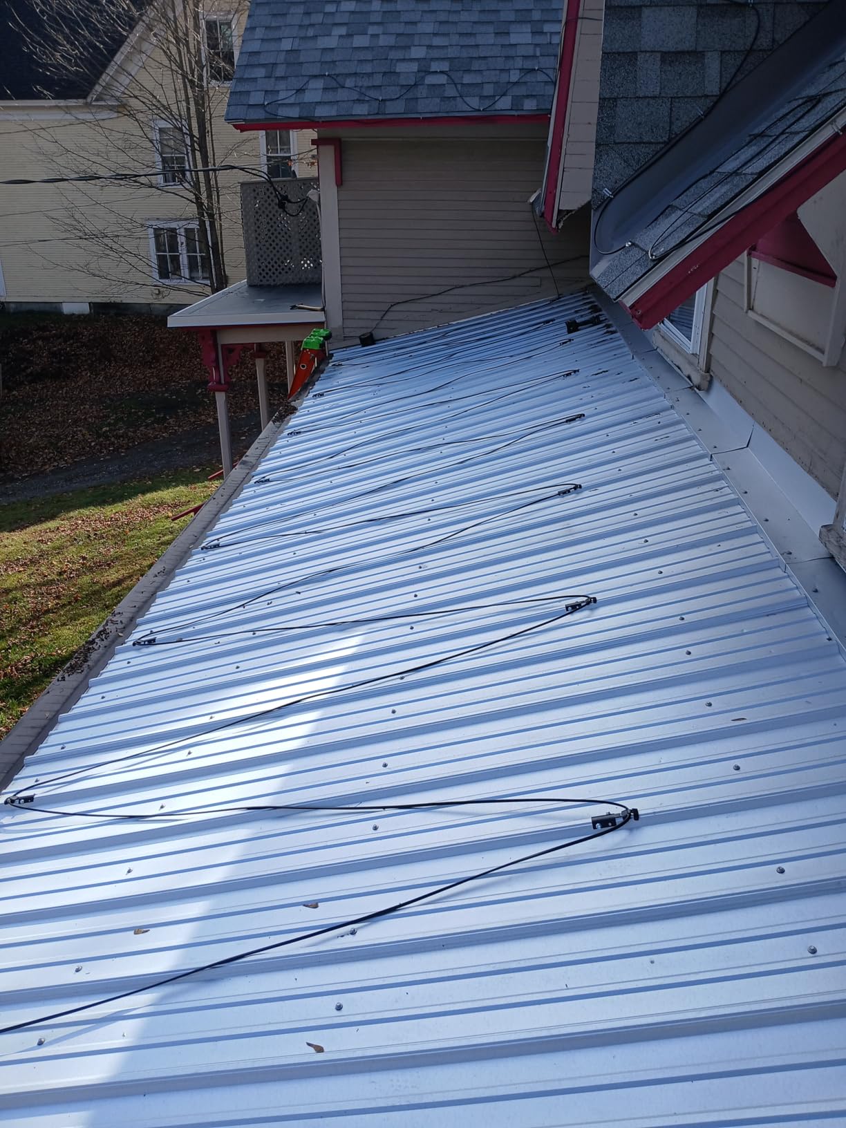 100ft Roof Deicing Cable, 5w/ft Constant Wattage, CSA ETL Certified, Prevents Ice Dams on Metal or Plastic Gutters/Downspouts, 120V customer photo 1