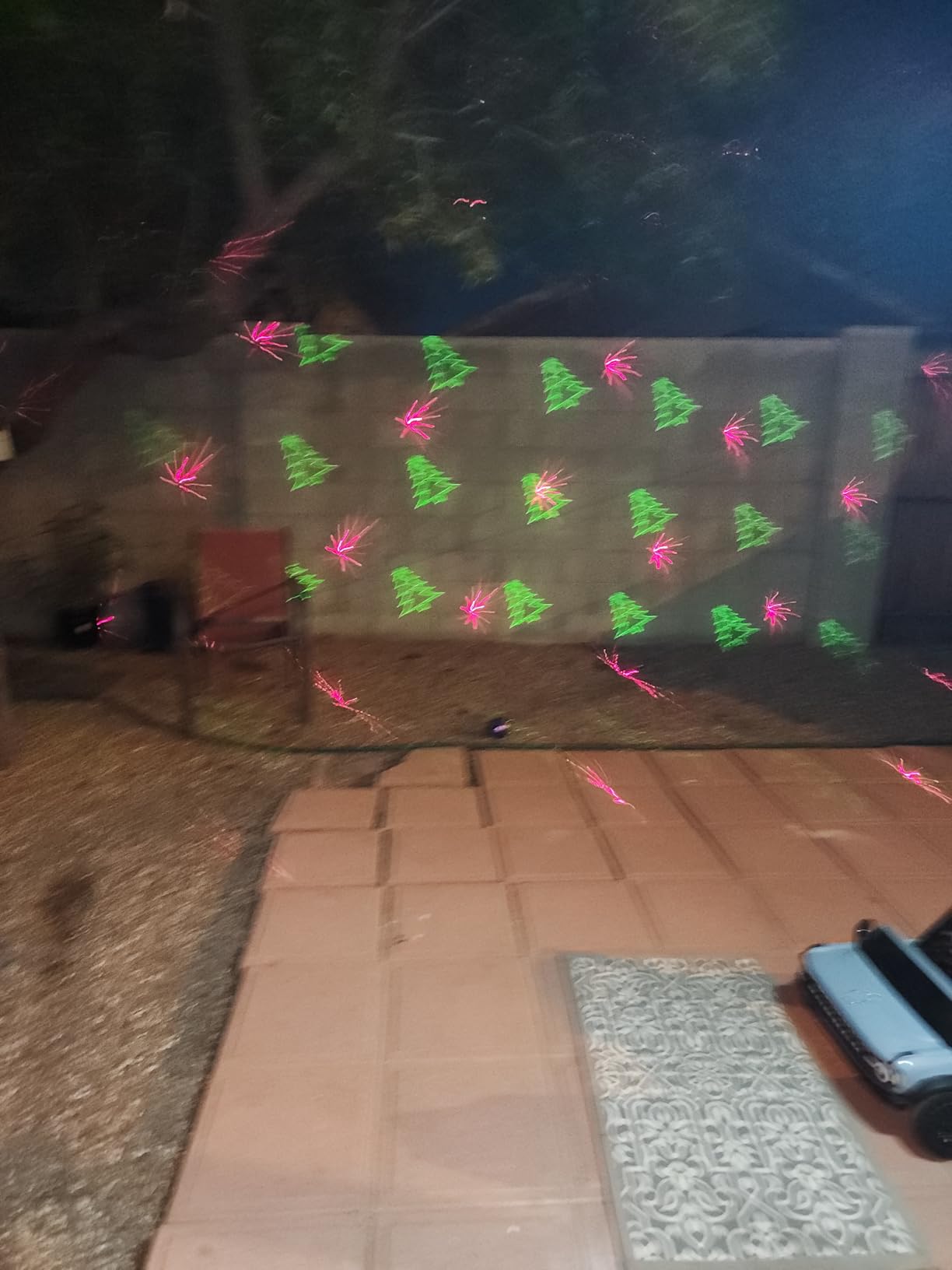 Christmas Projector Lights Outdoor, Led Christmas Laser Lights Landscape Spotlight Red and Green Star Show Waterproof with Remote Decorative Patterns for Indoor Outdoor Garden Patio Wall Holiday customer photo 2
