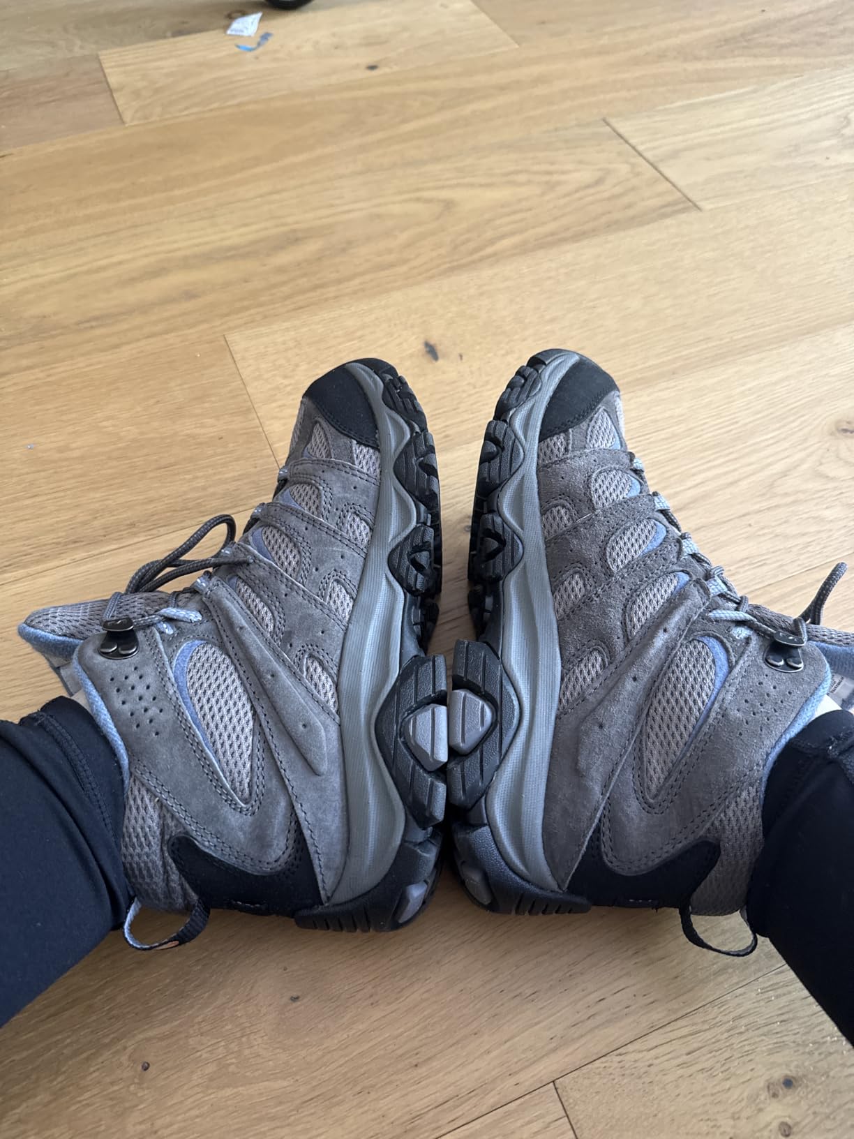 Women's Moab 3 Mid Waterproof Hiking Boots customer photo 2