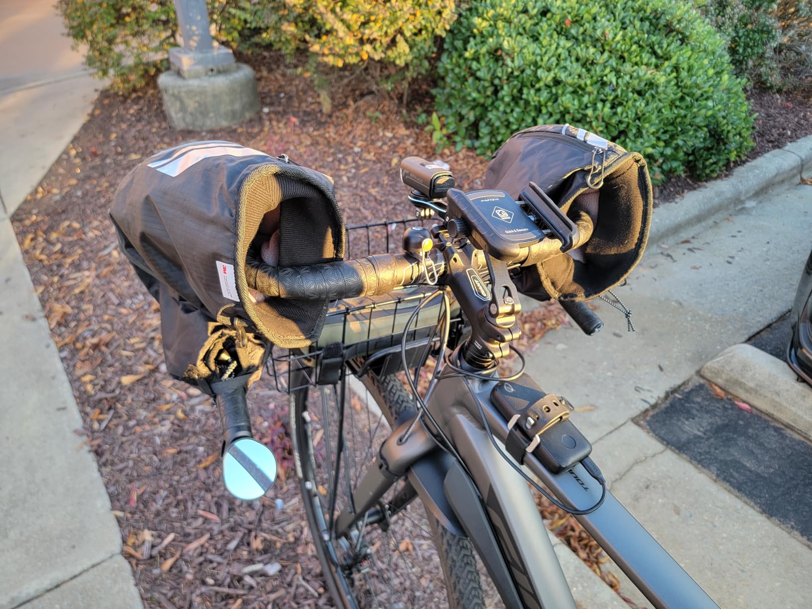 Handlebar Covers Mountain Bike Bicycle Handlebar Warmers Cold Weather Bike Pogies Windproof Thinsulate Thermal Winter Handlebar Gloves customer photo 1