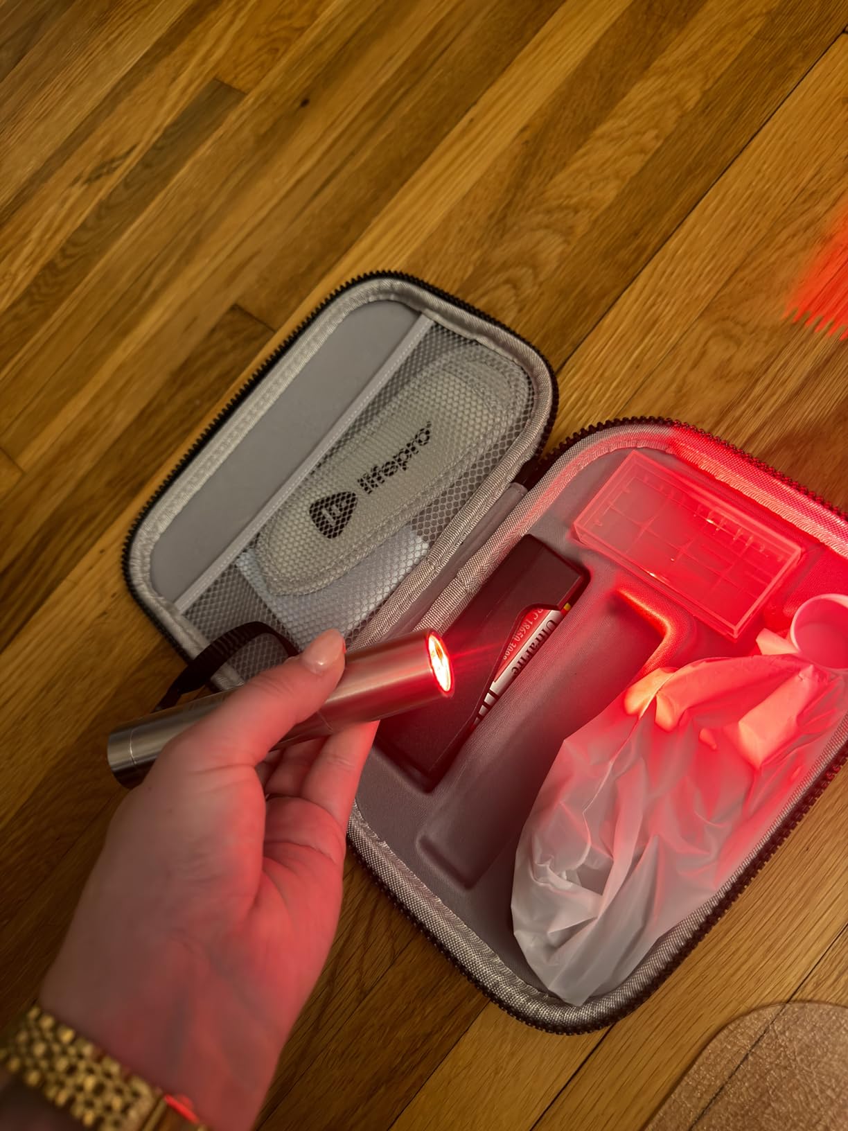 LifePro Near Infrared Red Light Therapy for Body Joints & Muscles Wellness Support, Lumicure Portable Red Light Therapy Torch customer photo 2
