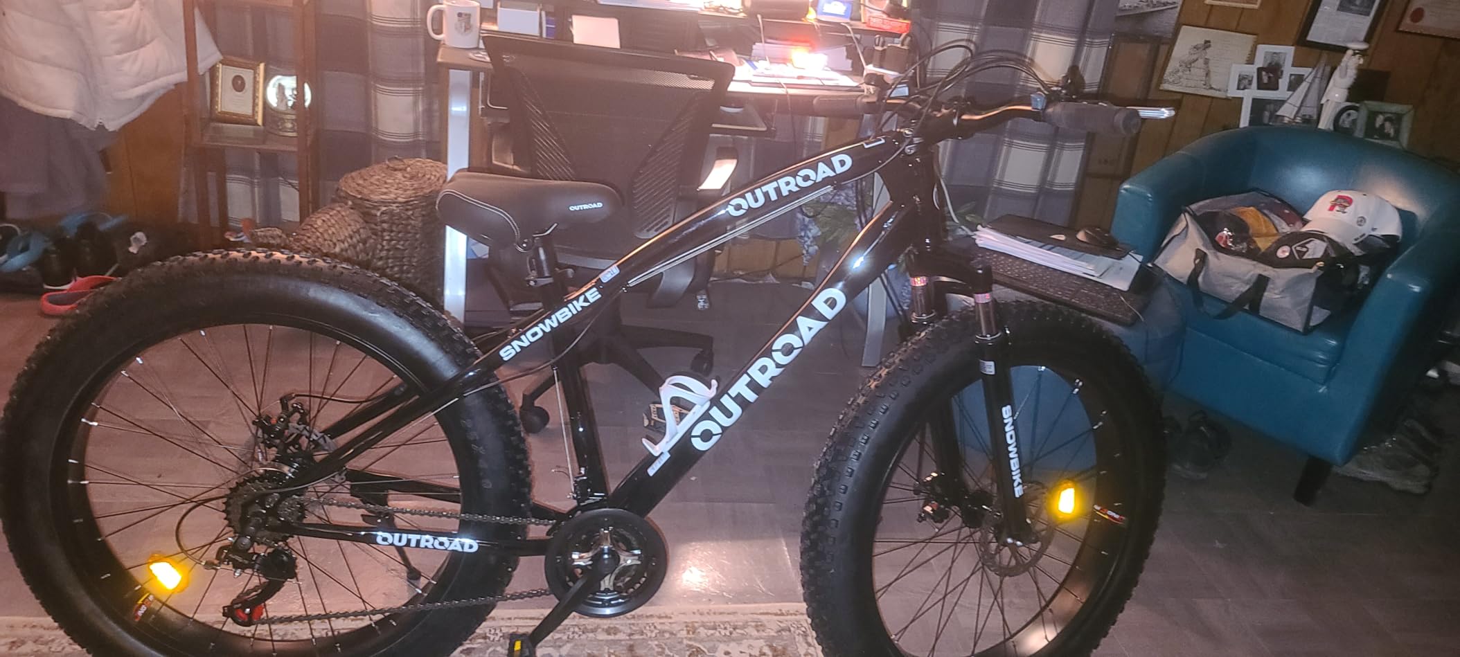 Outroad Fat Tire Mountain Bike with 26 inch Wheels, 21 Speed with High Carbon Steel Frame, Double Disc Brake and Front Suspension Anti-Slip Bikes customer photo 2