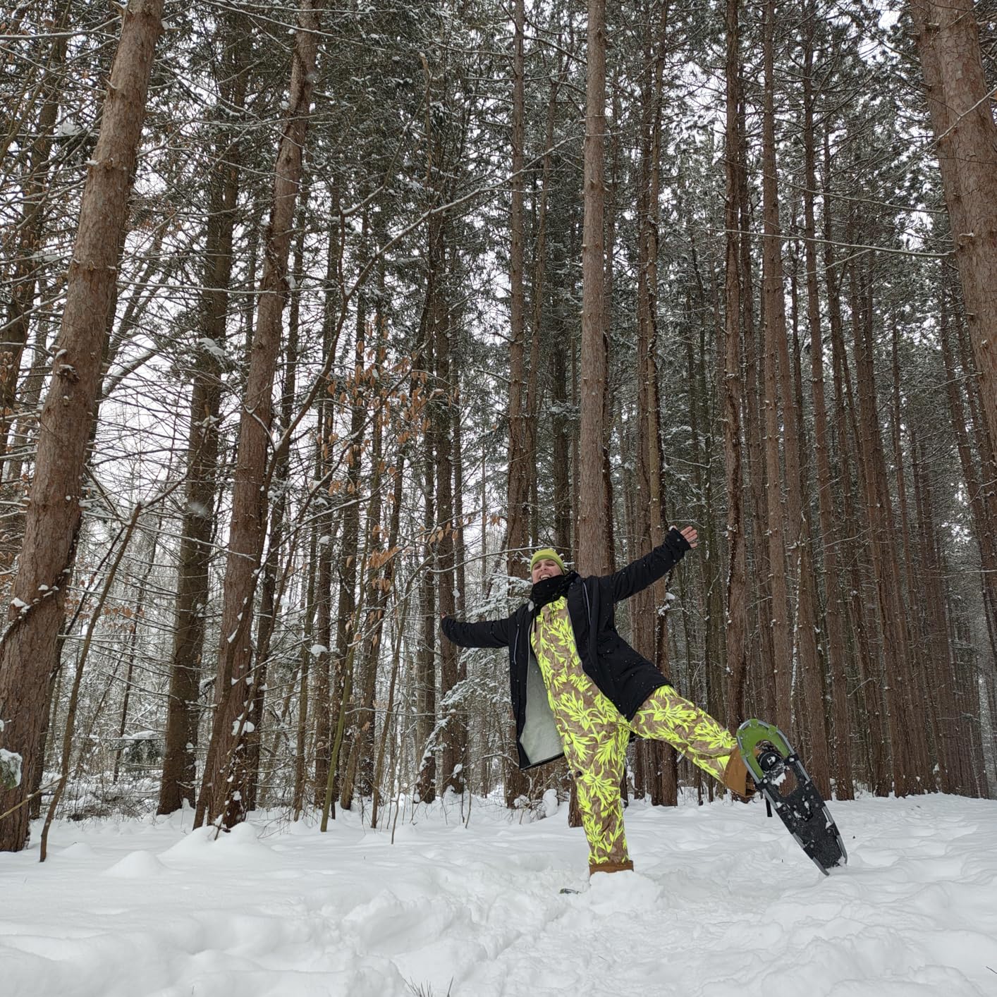 Odoland 21/25/30 Inch Snowshoes with Trekking Poles, Waterproof Gaiters and Carrying Bag customer photo 1