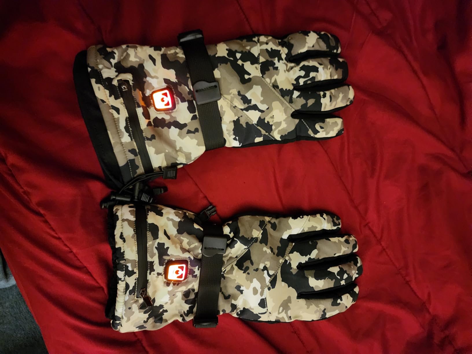 MADETEC Heated Gloves for Men Women, 7.4V 22.2WH Winter Gloves Upgraded Rechargeable Battery, Waterproof & Windproof Electric Heated Glove, Camo Glove for Camping Fishing Hunting Motorcycle customer photo 1