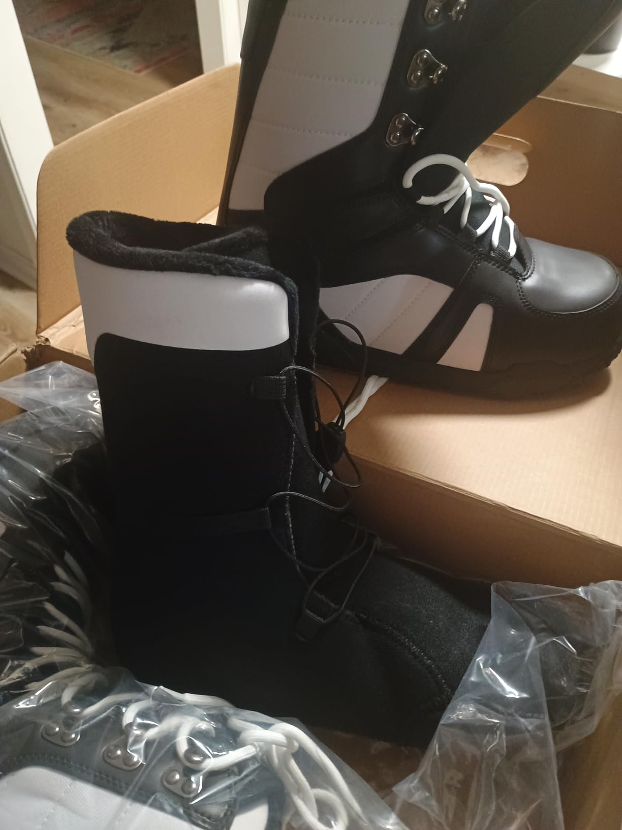 Alpine Swiss Men's Snowboard Boots | Waterproof, Custom-Fit Liner customer photo 1