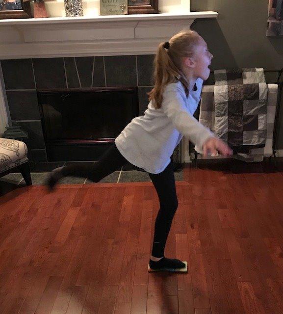 Ballet Pirouette Disc for Dancers - Portable Turn Disc for Dancing on Releve, Gymnastics and Ice Skaters - for Better Pirouette Technique, Releve, Turns and Dance Spinning customer photo 1