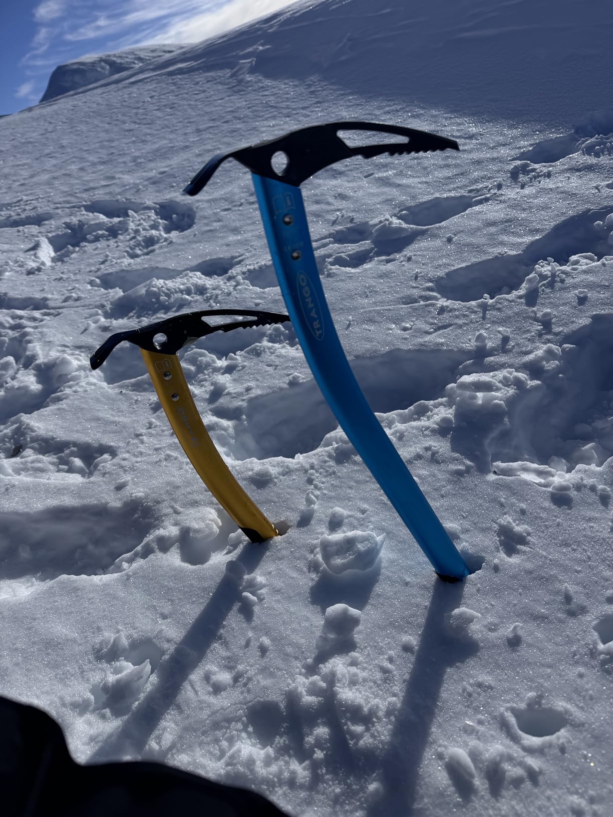 TRANGO Altum Ice Axe - Lightweight Aluminum Mountaineering Axe, Steel Pick, Plantable Shaft, Alpine Climbing, Gold, 45 cm customer photo 1