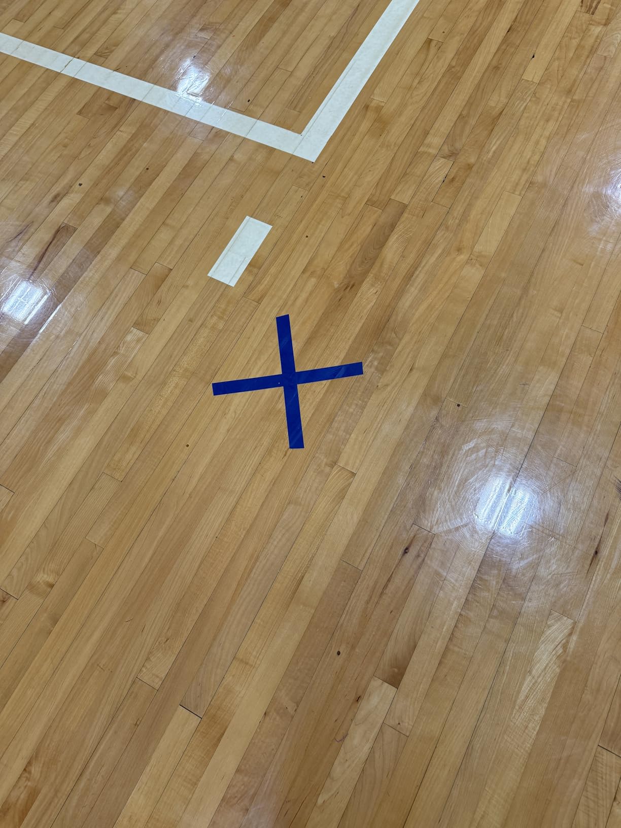 Frienda 5 Rolls Floor Vinyl Tape 1in/2in Floor Marking Court Tape Outdoor Playing Field Marking for Social Distancing Gym Stadium Classroom Athletics Warehouse customer photo 1