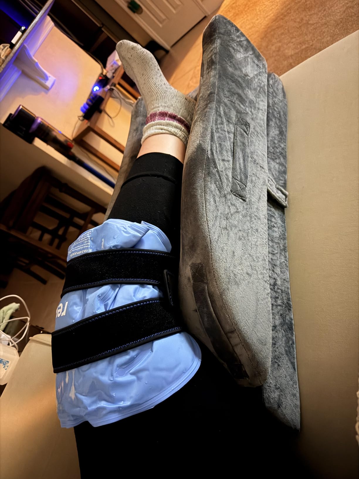REVIX 20'' XXXL Knee Ice Pack Wrap Around Entire Knee, Extra Large Ice Pack for Knee Meniscus Tear and Arthritis, Cold Compress Therapy, Reusable Ice Wraps for Back, Shoulder, Post-Workout Recovery customer photo 2