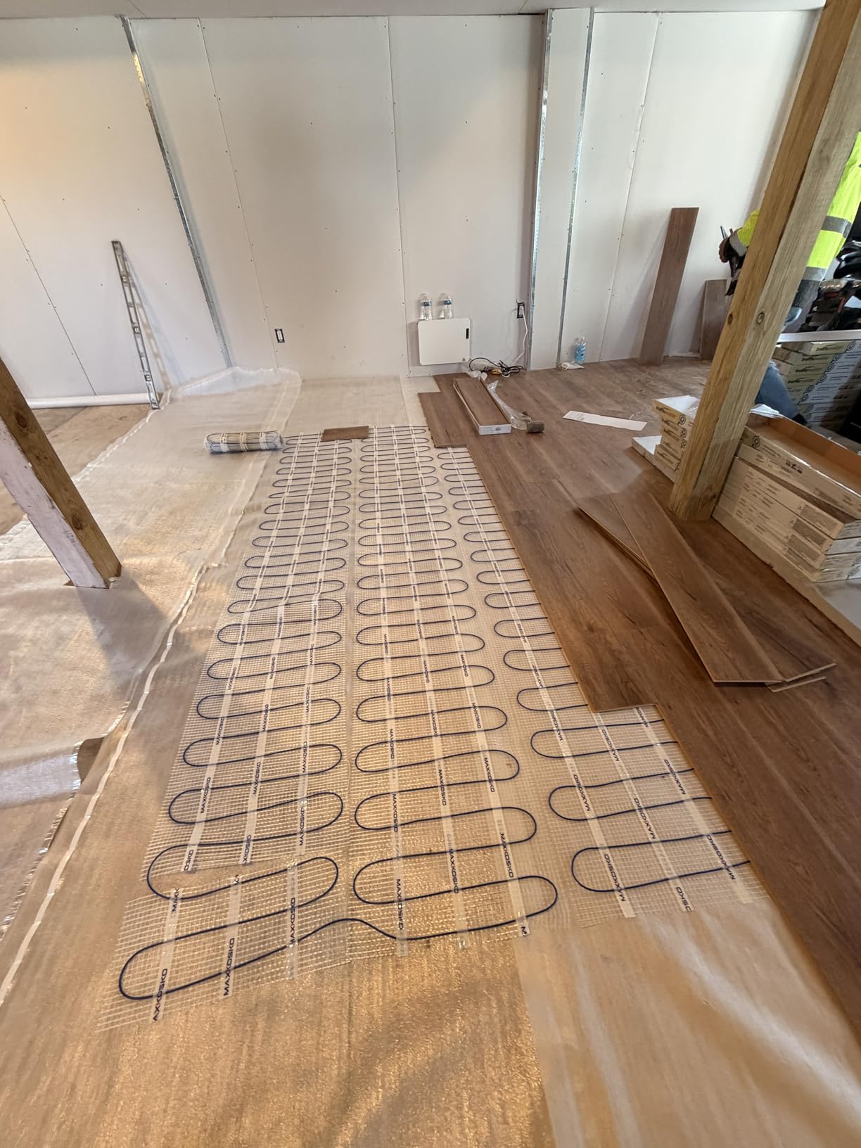 MAXKOSKO 15 sq.ft. Electric Floor Heat Mat Kit, 120 V Underfloor Radiant Heating System for Tile, Stone and Laminate Indoor Use with Alarm Cable Monitor customer photo 1