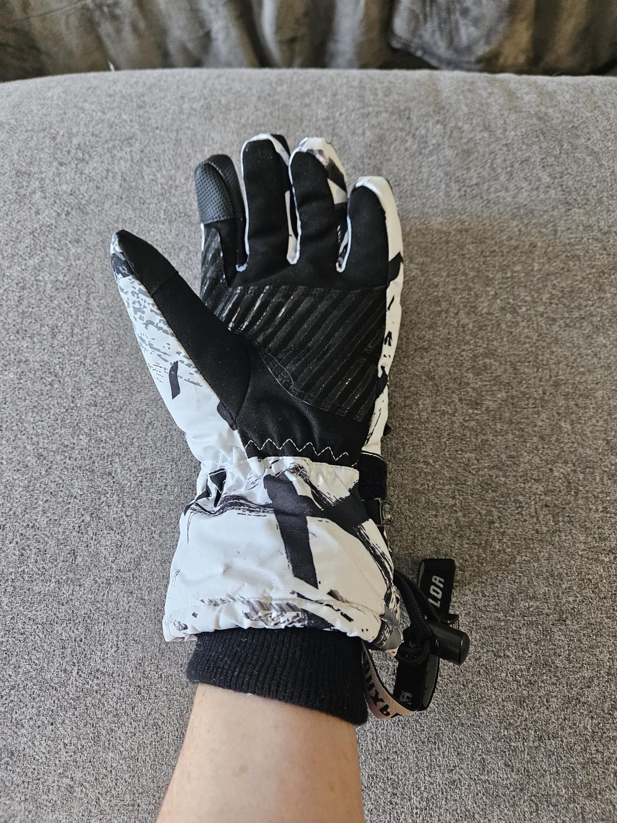 MORXPLOR Winter Ski Snow Gloves Men Women,Windproof Touchscreen Snowboard 3M Thinsulate Insulated Warm Winter Snowmobile Gloves customer photo 1