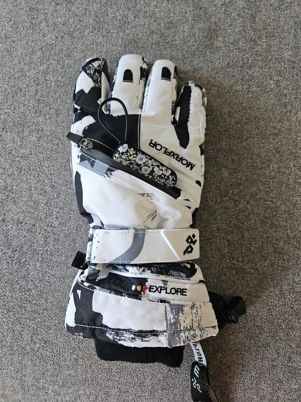MORXPLOR Winter Ski Snow Gloves Men Women,Windproof Touchscreen Snowboard 3M Thinsulate Insulated Warm Winter Snowmobile Gloves customer photo 2