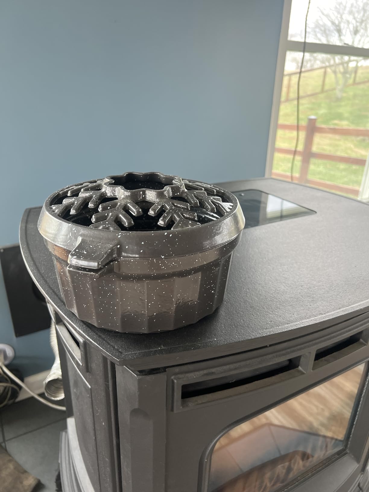 WILLOW WEAVE Cast Iron Wood Stove Steamer 2.5 Quart with Large Opening Top - Flake Black customer photo 1