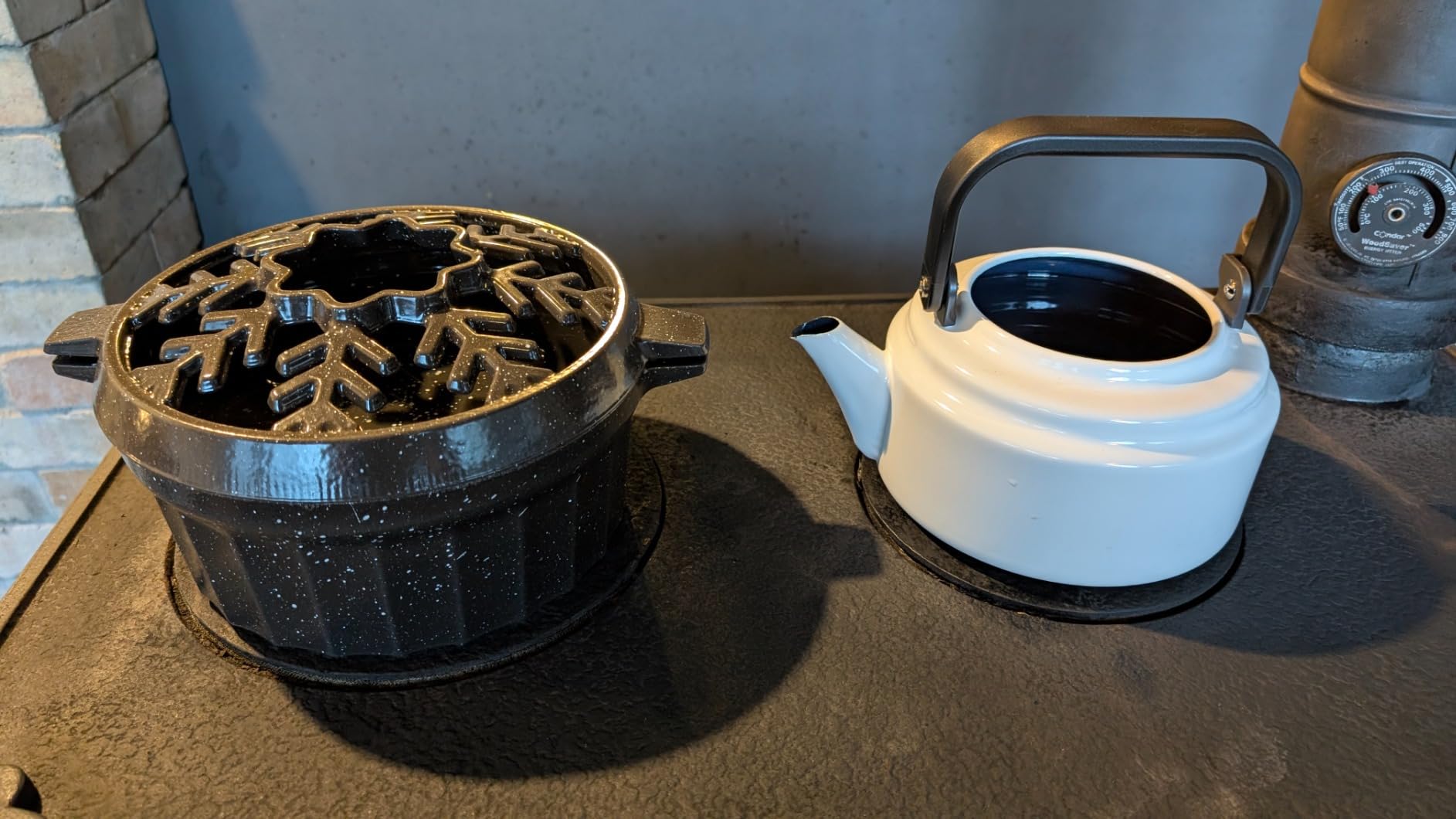 WILLOW WEAVE Cast Iron Wood Stove Steamer 2.5 Quart with Large Opening Top - Flake Black customer photo 2
