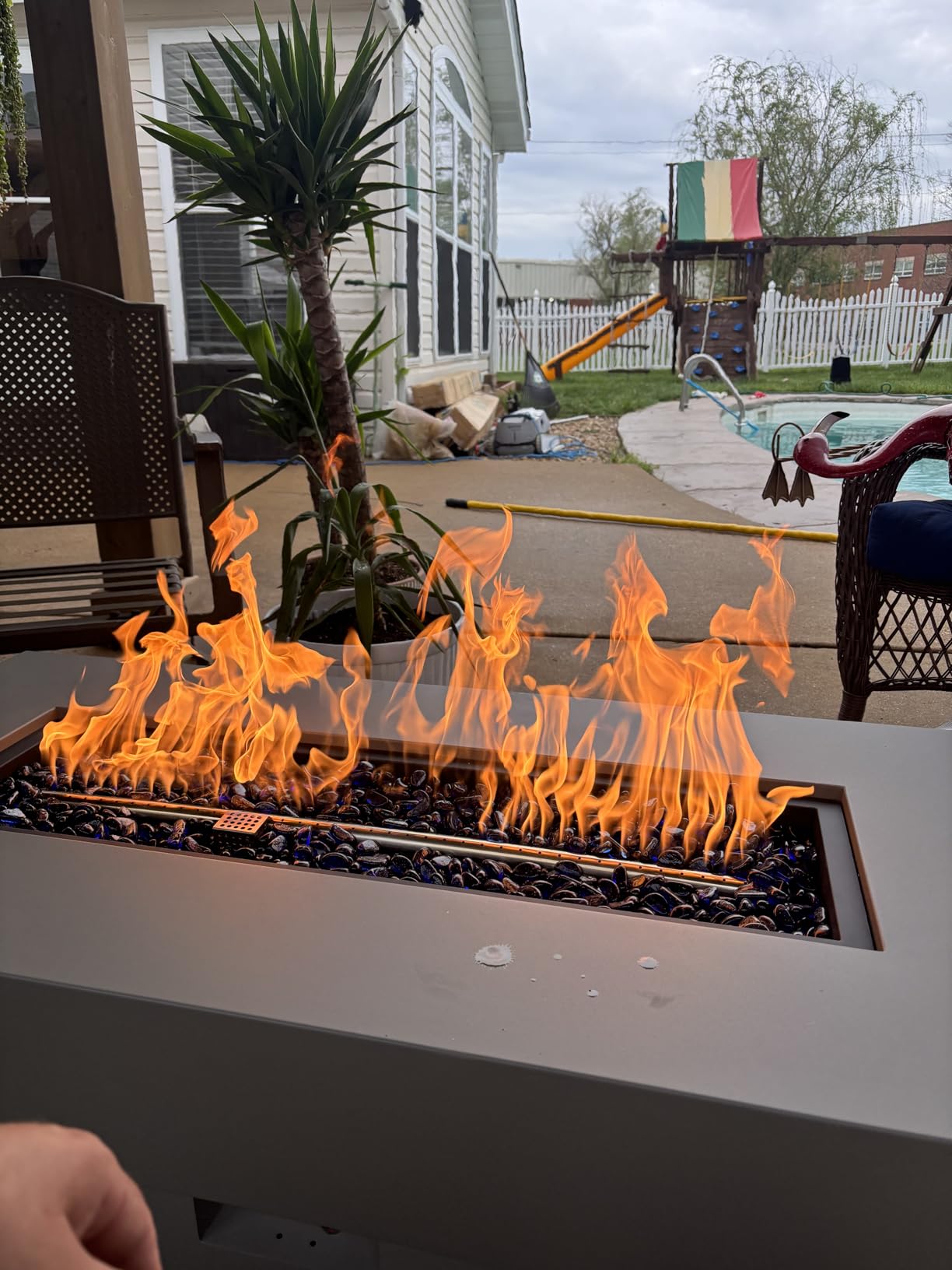 32-inch Outdoor Gas Fire Pit Table with Natural Gas Conversion Kit, 50,000BTU Propane Gas Fire Pits for Outside Patio w/Round Burner Lid, Glass Rocks, Cover customer photo 1