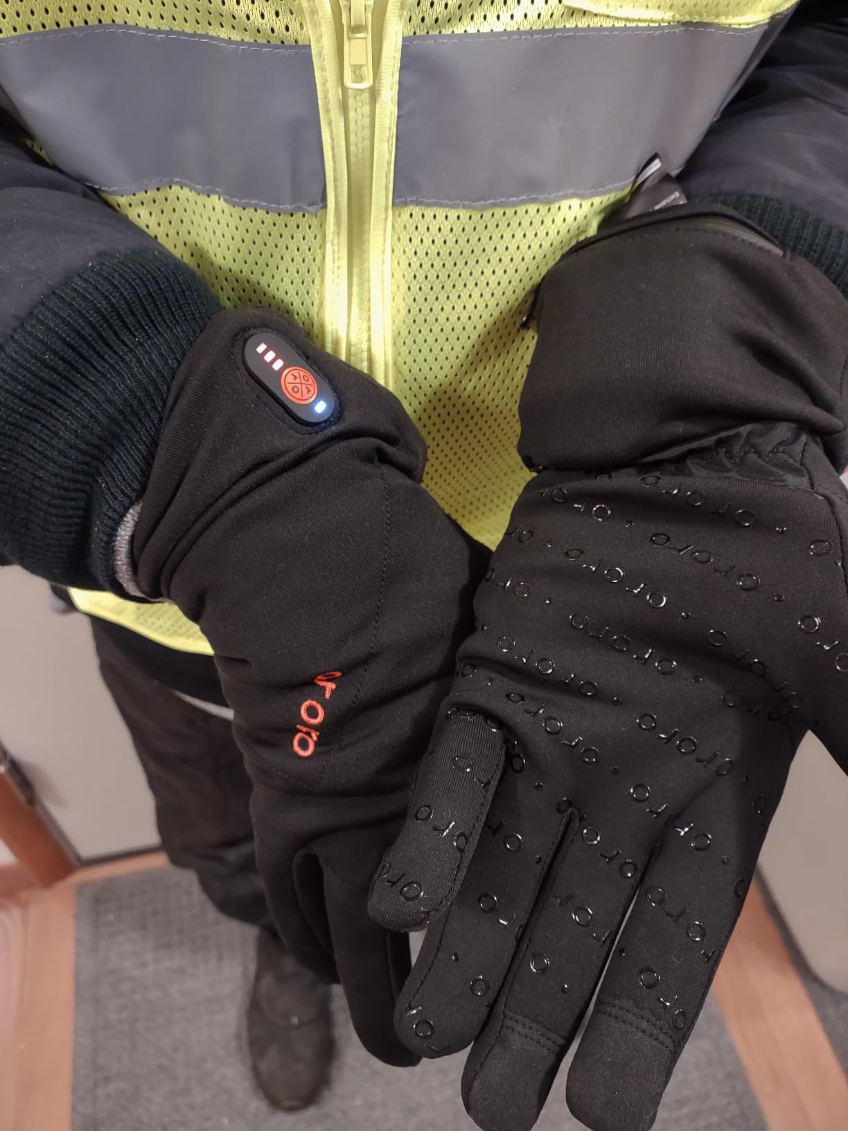 ORORO Heated Gloves Liner for Men and Women, Lightweight Heated Liner Gloves with Battery for Skiing customer photo 1