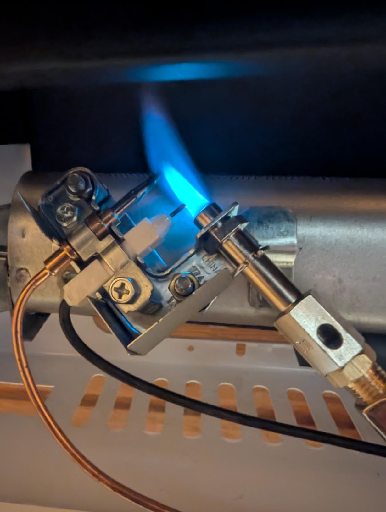 ProCom Heating Liquid Propane Ventless Blue Flame Heater with Base Feet - 10,000 BTU, T-Stat Control - Model ML100TBA-B customer photo 2