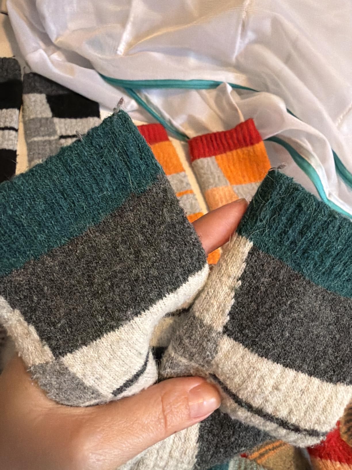 ANTSANG 3 Pairs Kids Merino Wool Ski Socks Boys Girls Thermal Thick Warm Winter Cozy Socks for Skiing Snowboarding customer photo 2