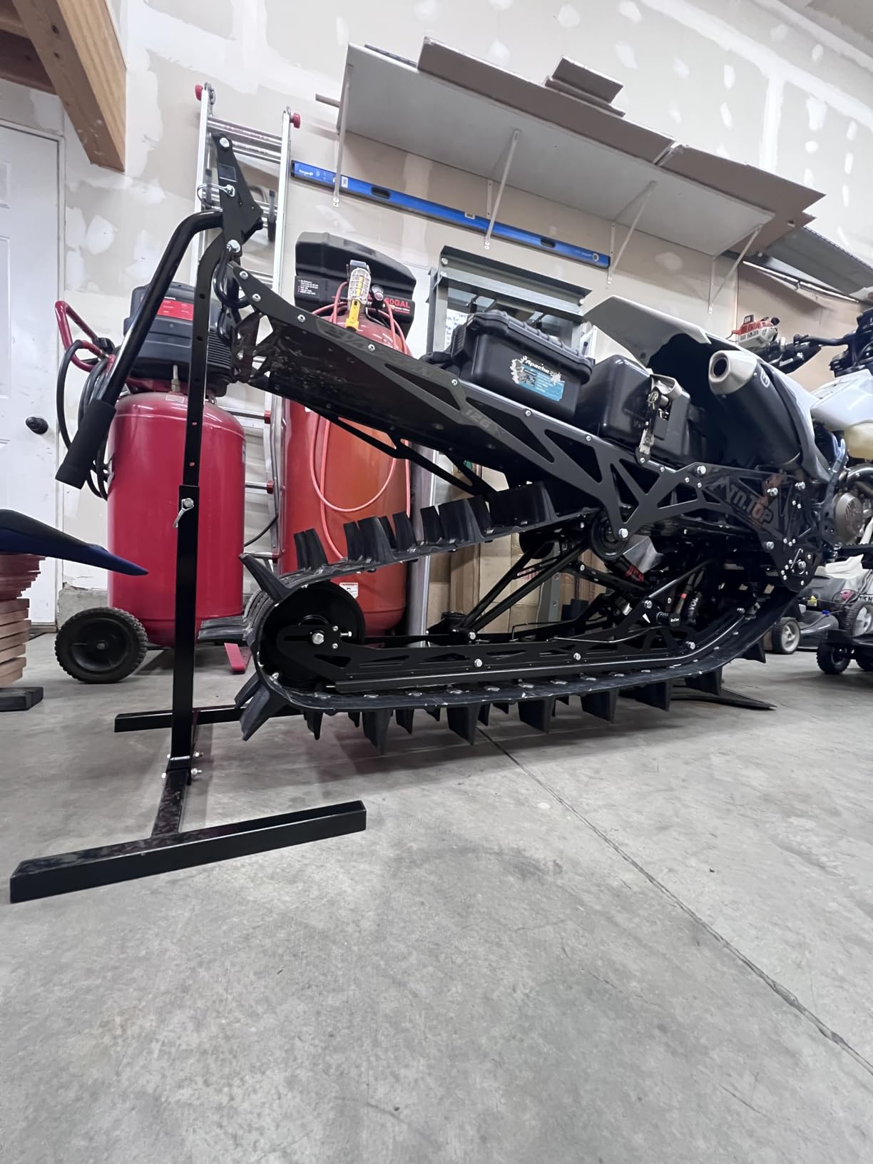 Snowmobile Lever Lift Stand with Handlebar Cup, Max 32