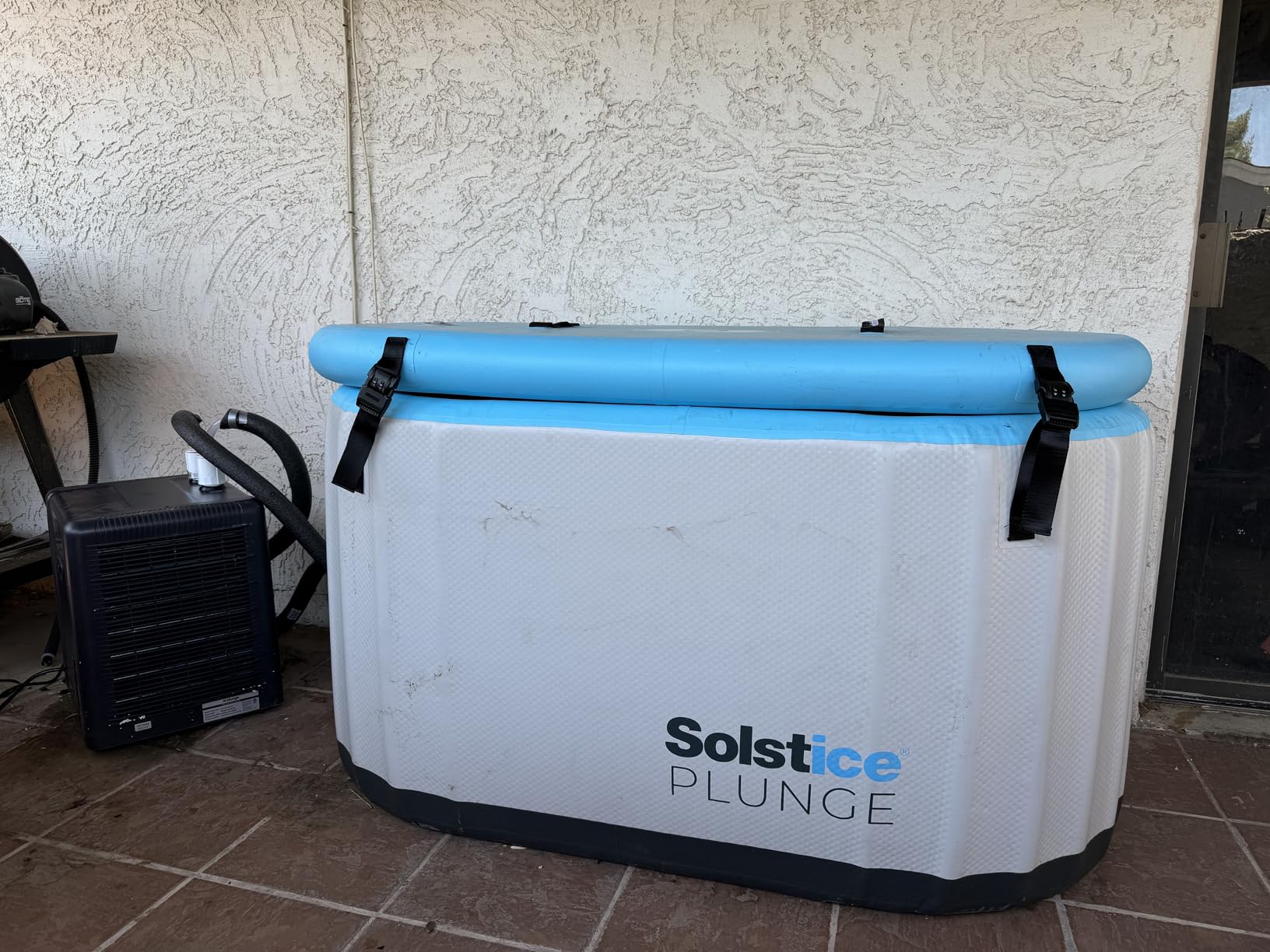 SOLSTICE 1-2 Person Cold Tub, Inflatable Plunge Bath w/Insulated Lid, 100-Gallon Capacity - Includes Pump, Spacious 30-Inch Deep Interior, Durable Drop-Stitch Construction customer photo 1