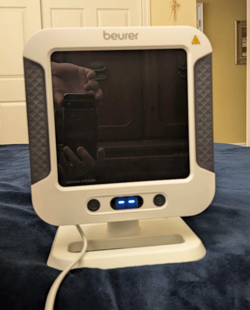 Beurer IL60 Infrared Heat Lamp for Red Light Therapy for Face, Body, Sinus & Skin, Pain Relief & Muscle Recovery customer photo 1