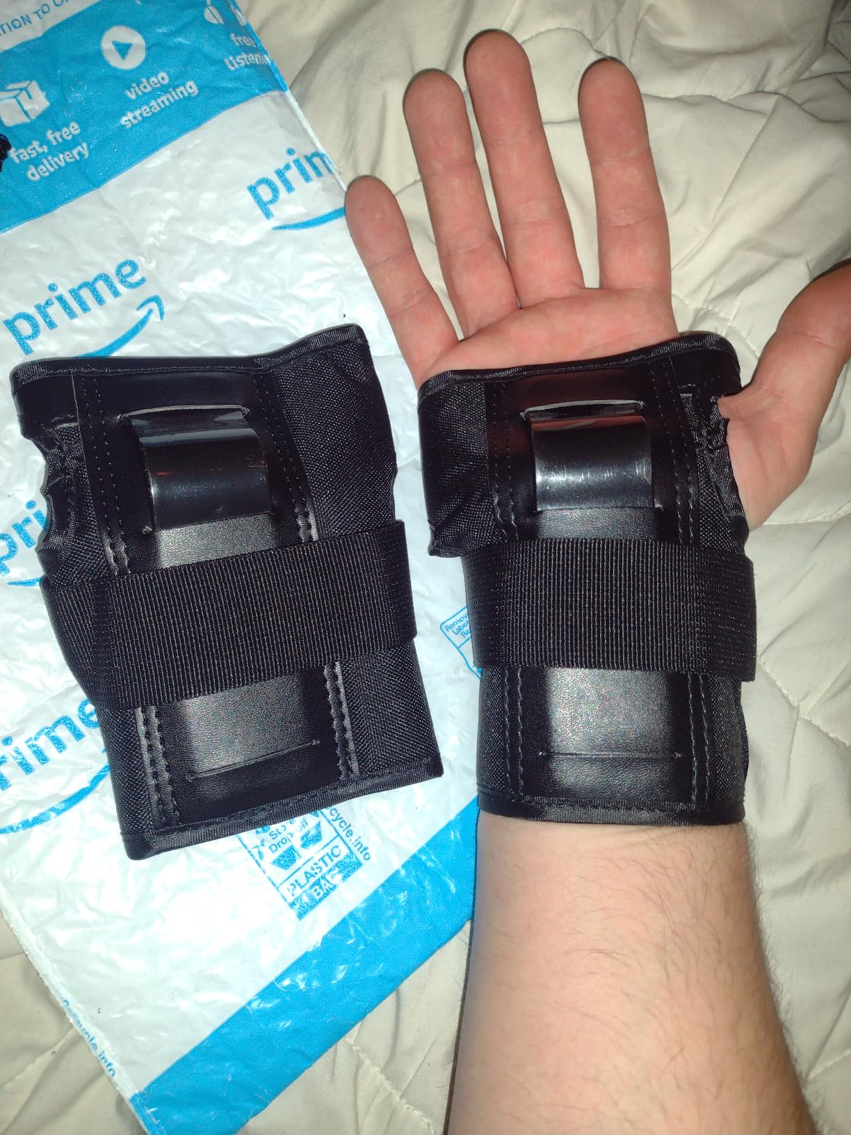 Tanden Wrist Guards for Skating Protective Gear Adult and Kids Wrist Guards for Roller Skating Snowboarding Ski Skateboard customer photo 2