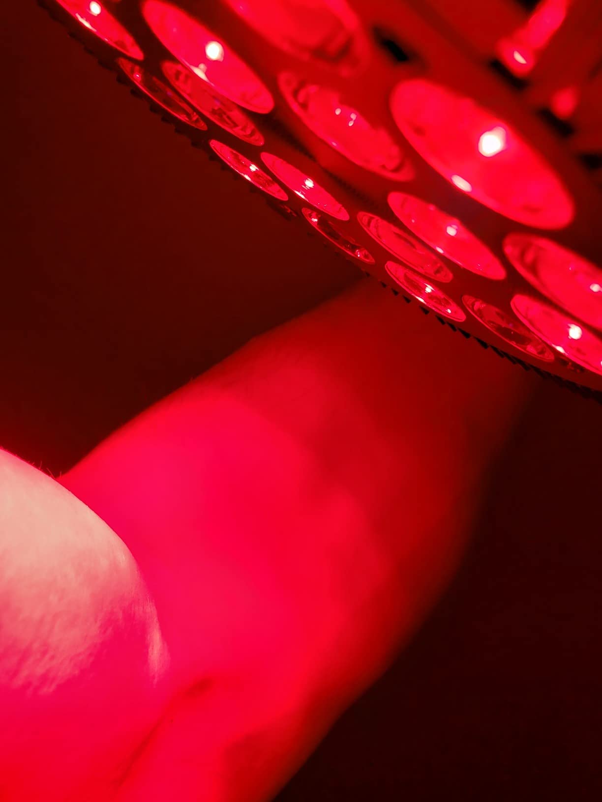 Wolezek Red Light Therapy Lamp - LED Face & Body Treatment, Adjustable Stand, 18 LEDs 660nm & 850nm Combo customer photo 1