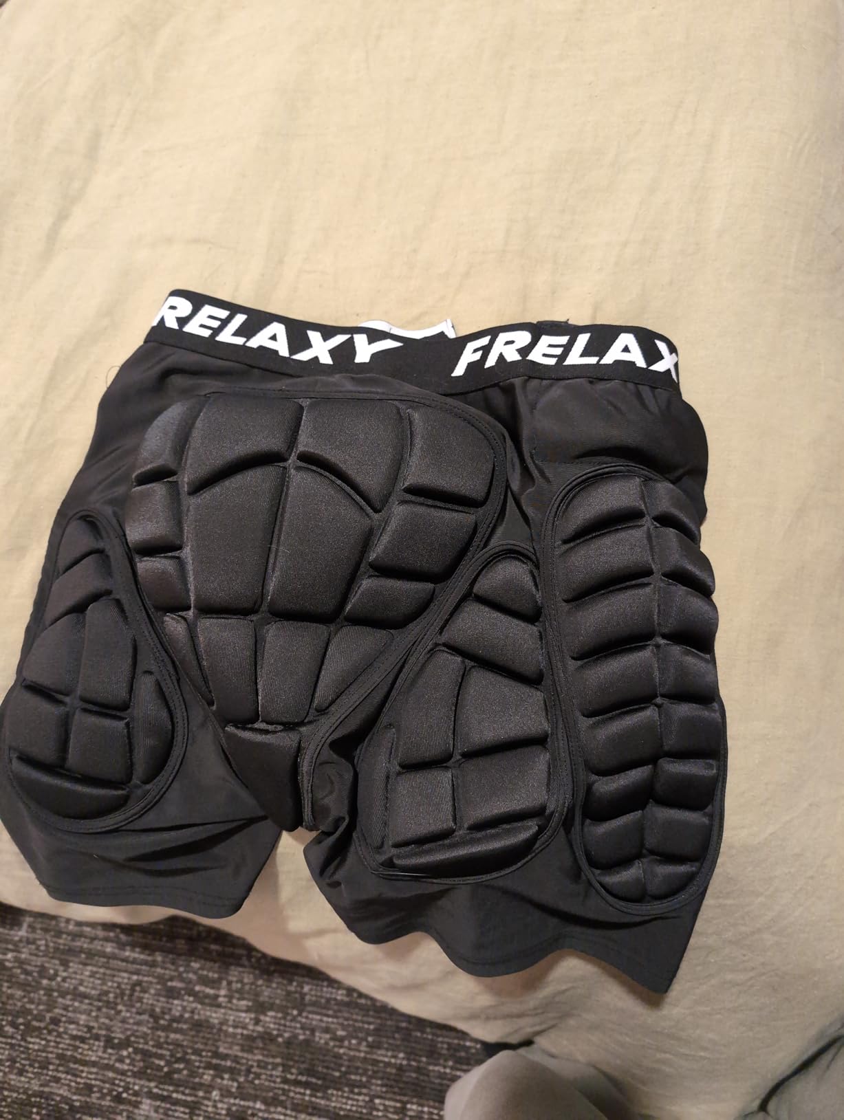 Frelaxy 3D Protective Butt Pads Padded Shorts for Snowboard, Ski and Skate, Crash Pad Impact Gear, Protection for Tailbone, Hip, and Butt customer photo 1